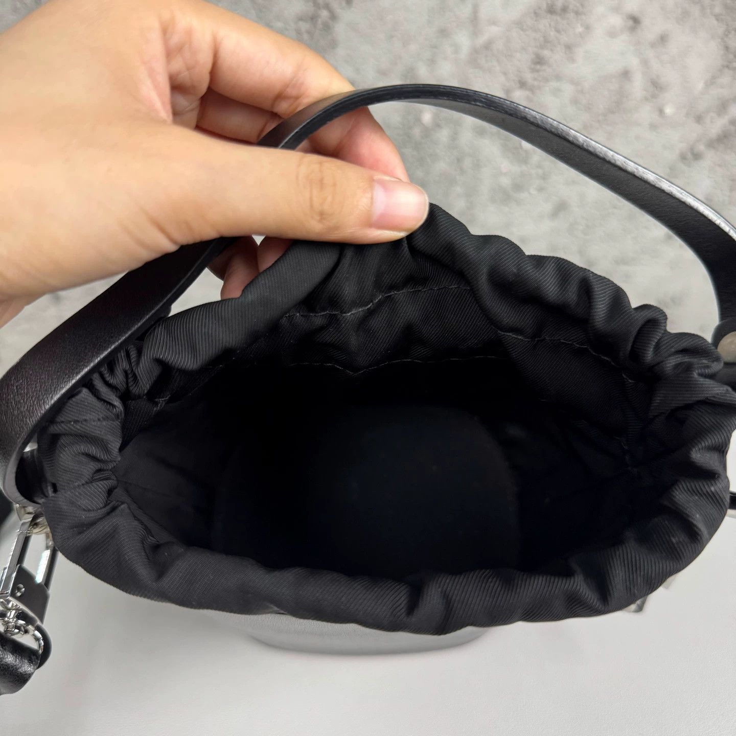 Vivienne Westwood Vivienne Westwood Bucket Bag Used Size ONE SIZE - 7 Thumbnail