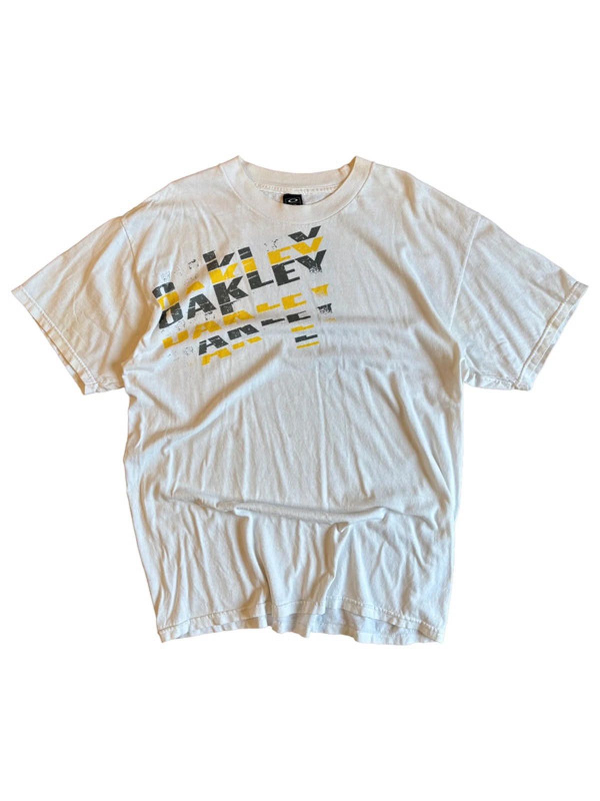 Oakley Vintage Oakley Graphic T Shirt White Large Size US L / EU 52-54 / 3 - 1 Thumbnail