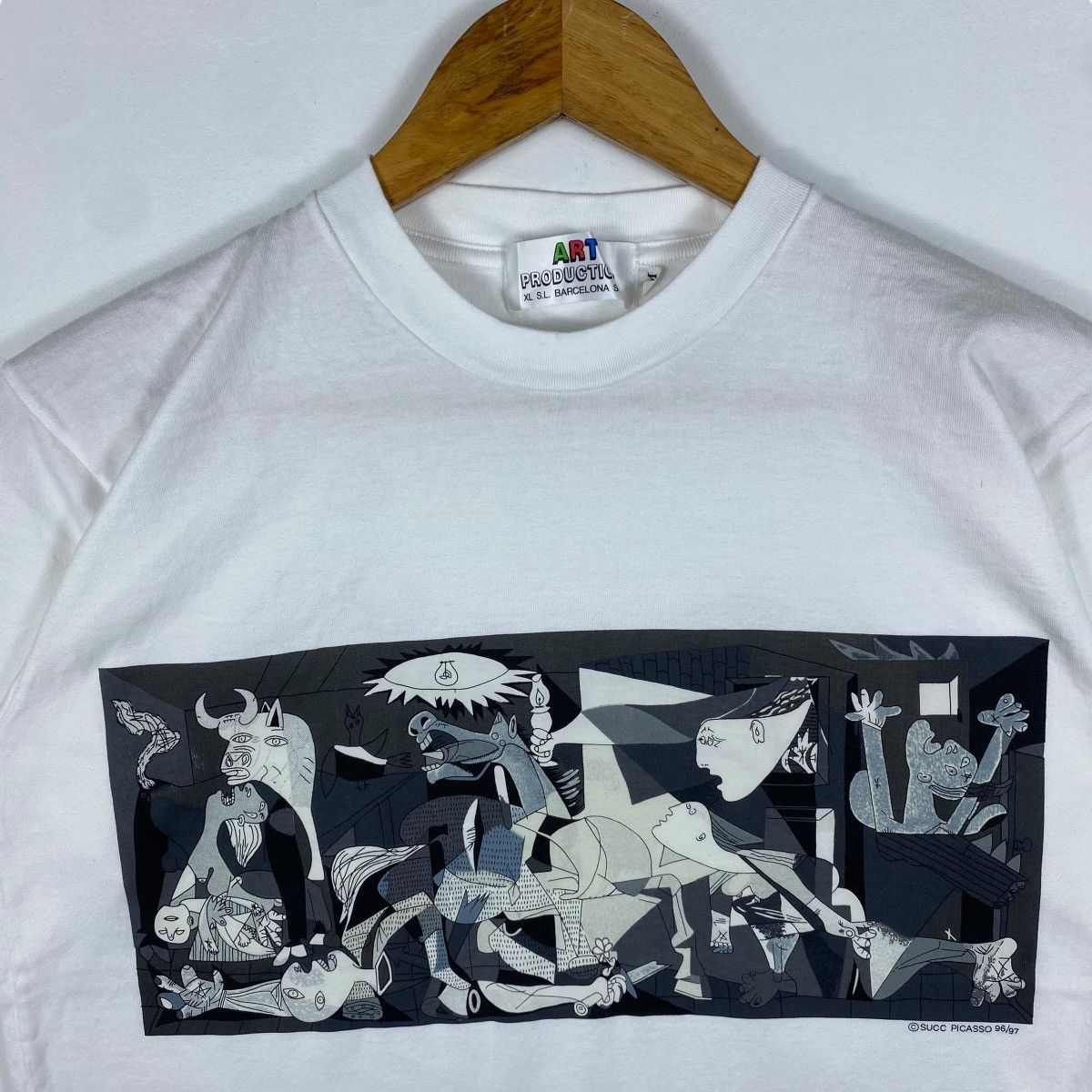 Vintage Unworn Vintage 90's PABLO PICASSO Guernica Artwork Tee Shirt Size US XL / EU 56 / 4 - 2 Thumbnail