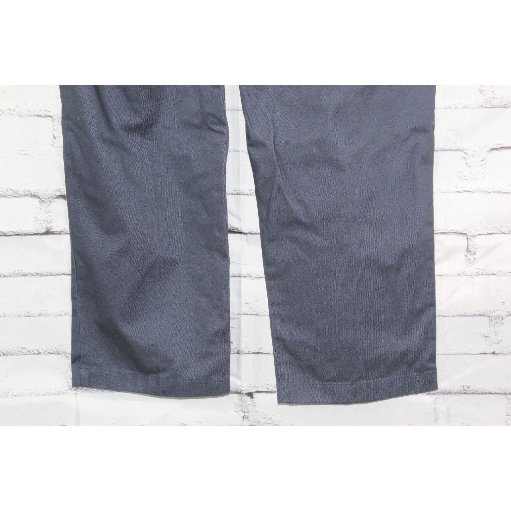 L.L. Bean LL Bean Men's Wrinkle Free Chino Pants Navy Dress Casual Size US 40 / EU 56 - 10 Thumbnail