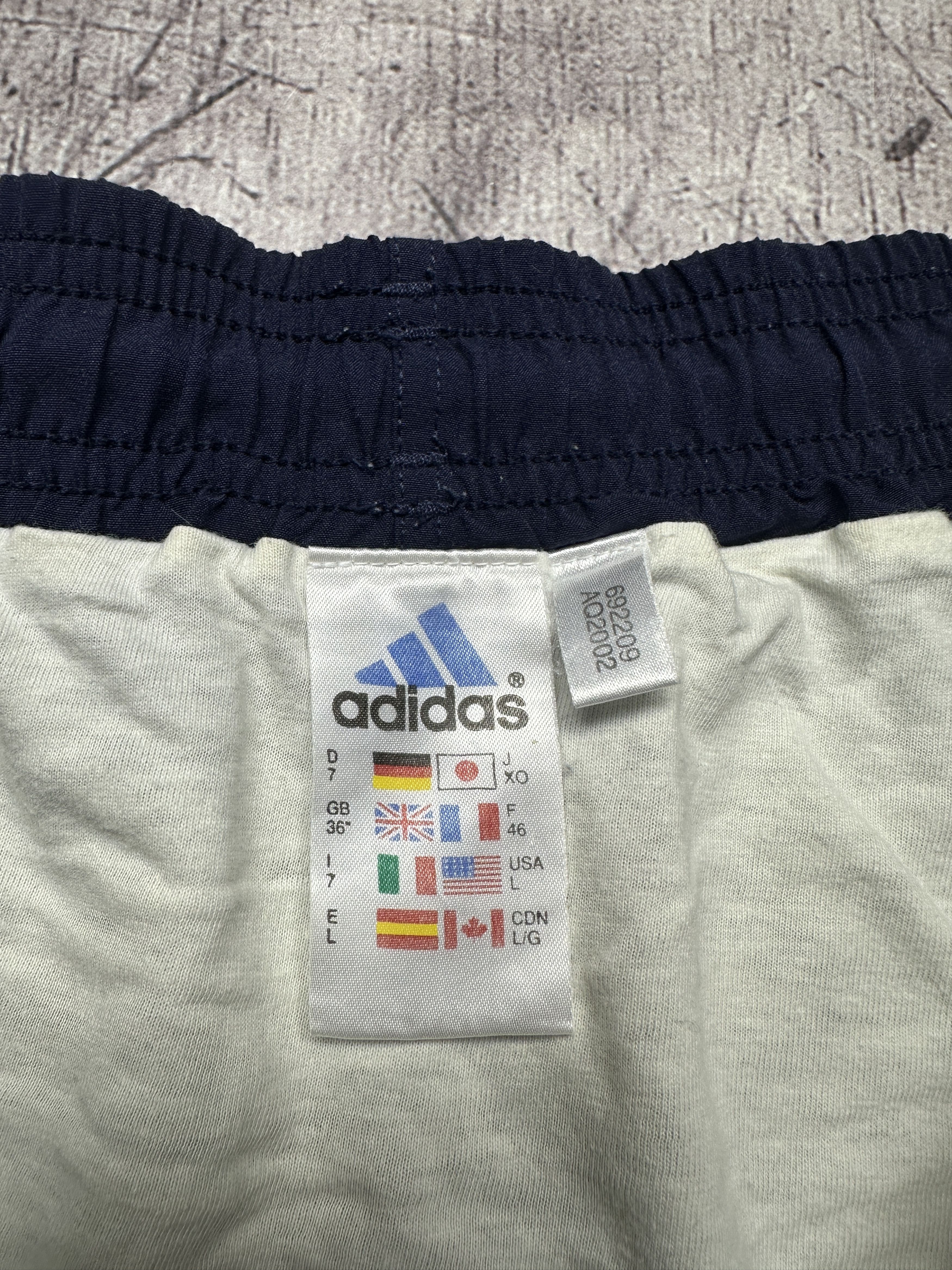 Adidas Adidas Vintage Mens Nylon Shorts Size US 34 / EU 50 - 6 Thumbnail
