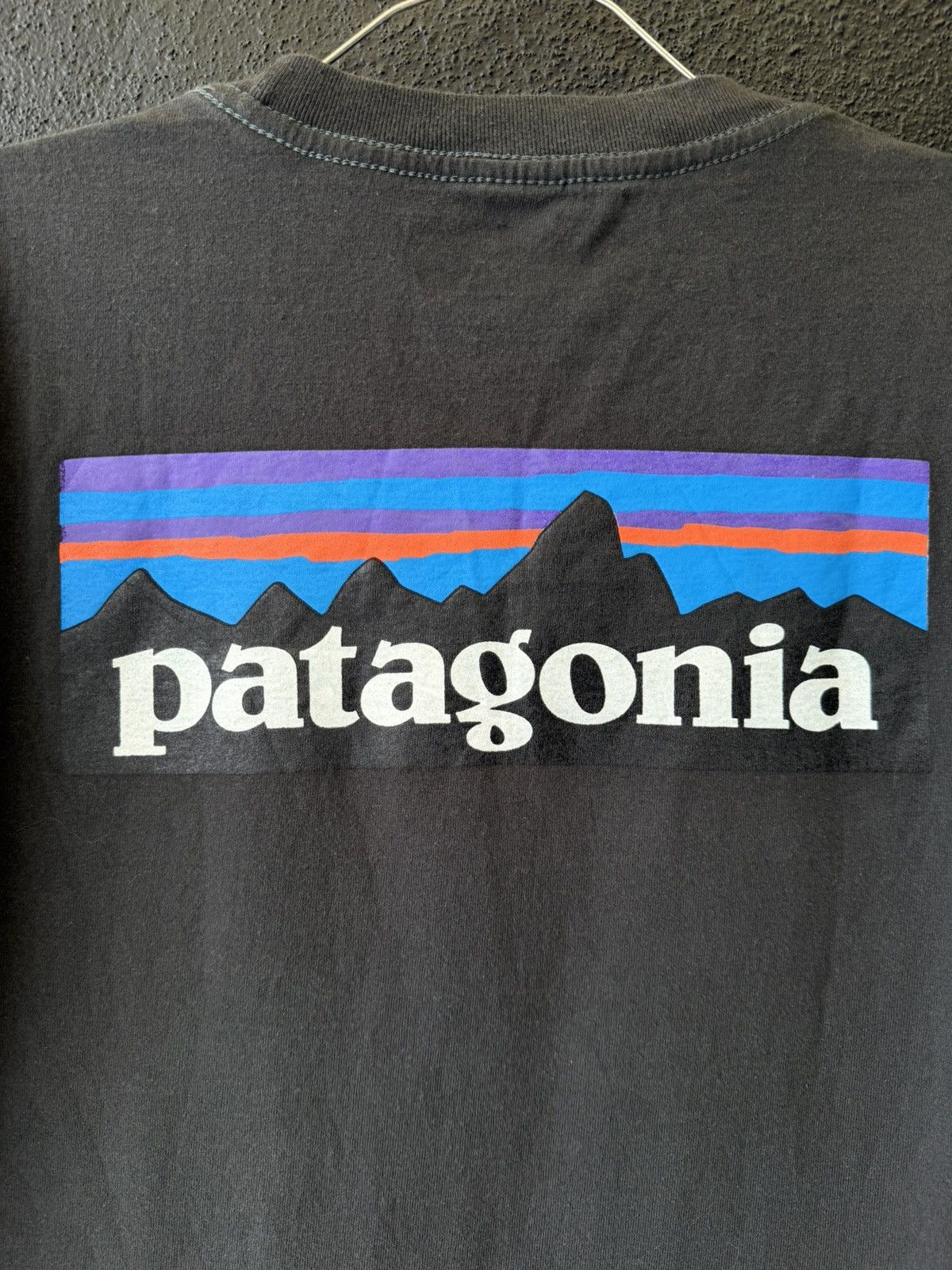 Patagonia Patagonia P-6 Logo Responsibili-Tee T-Shirt Dark Grey Size US S / EU 44-46 / 1 - 3 Thumbnail