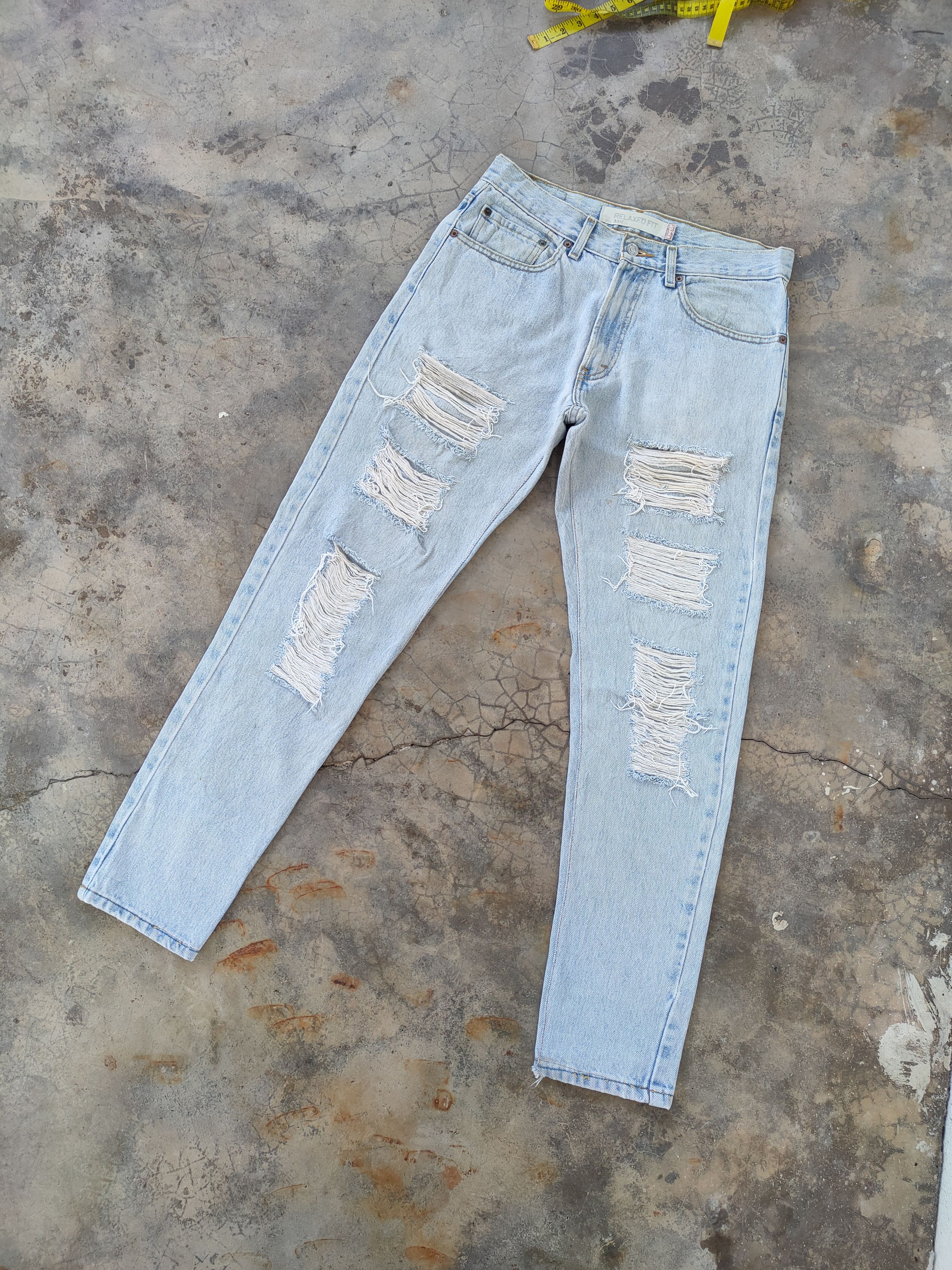 Levi's Vintage Clothing Vintage Levi's 550 Relaxed Fit light blue distressed Denim Size US 32 / EU 48 - 1 Thumbnail