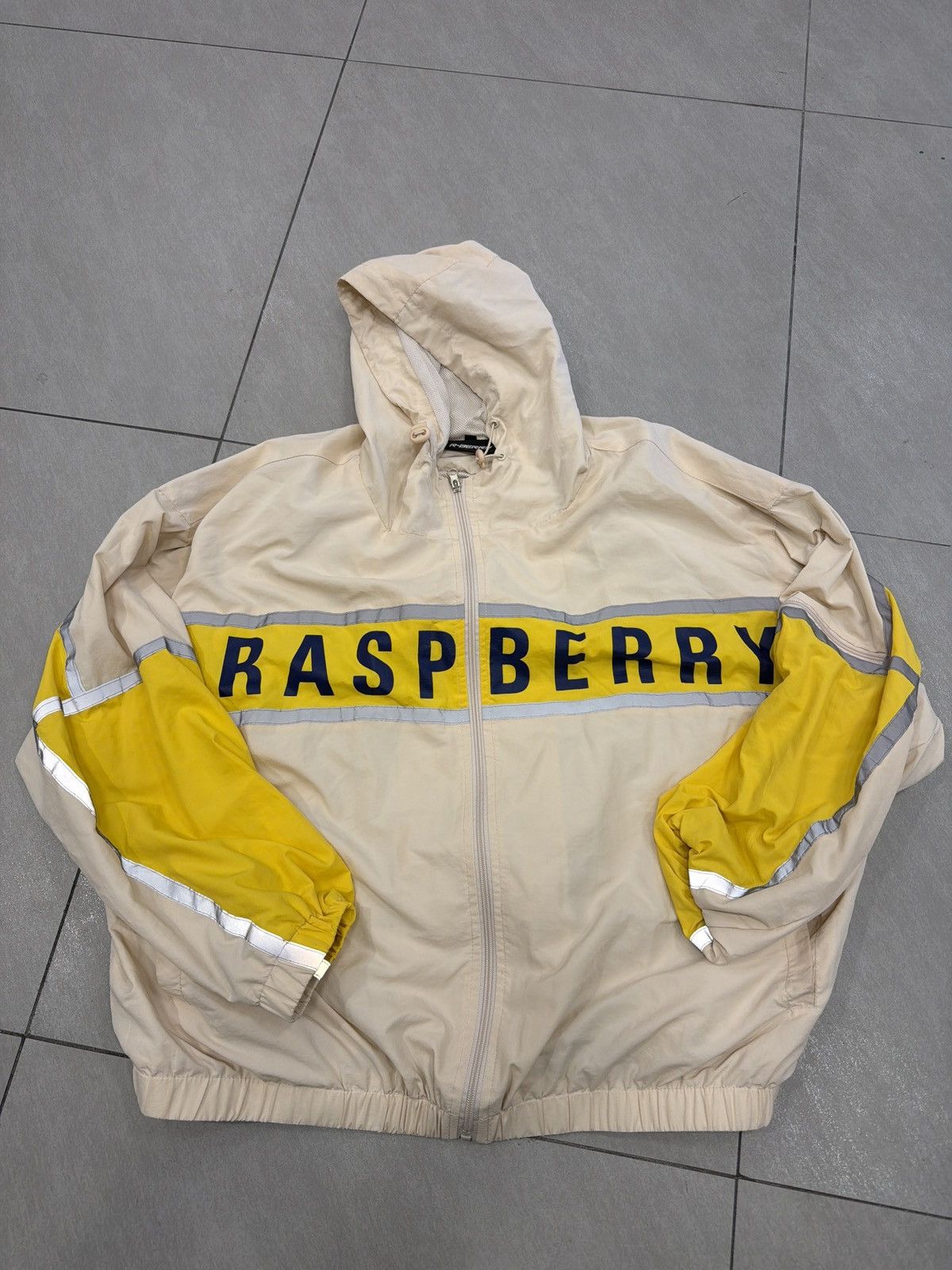 The GV Gallery The GV Gallery Raspberry Hills Cream Windbreaker Size US L / EU 52-54 / 3 - 1 Thumbnail