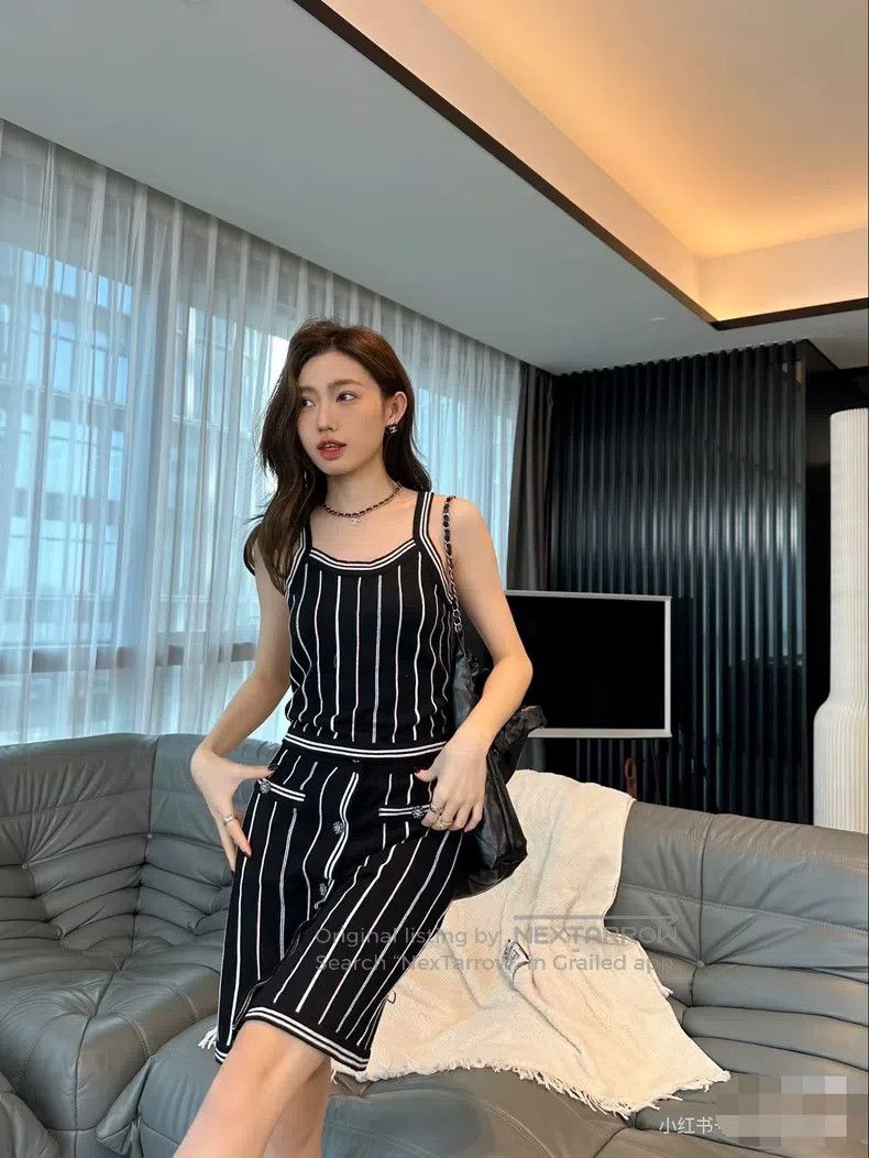 Chanel Chanel 23P black vertical striped knitted suspender vest Size XS / US 0-2 / IT 36-38 - 2 Thumbnail