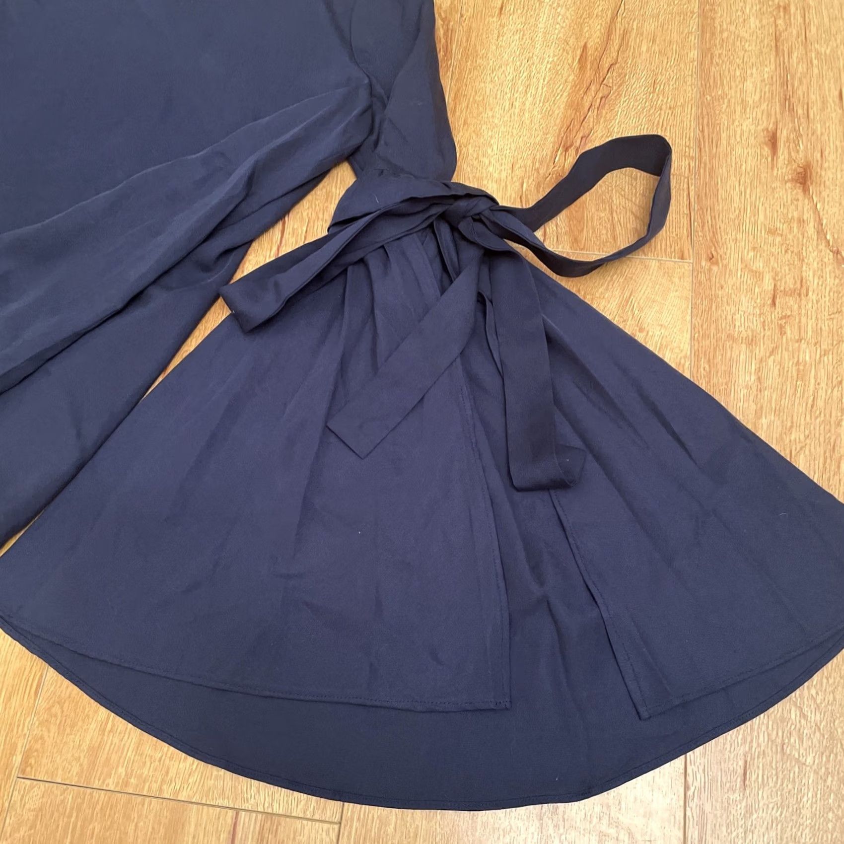 Bell NWT J.O.A. Blouse Womens XS Navy Cathedral Long Tie Ruffle Bell Sleeve Unique Size XS / US 0-2 / IT 36-38 - 5 Thumbnail