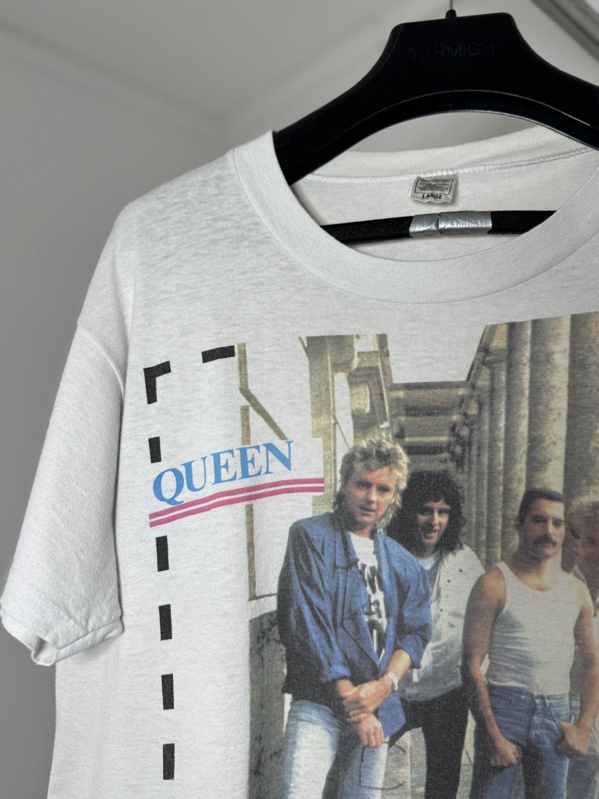 Band Tees Vintage 1980s QUEEN Promo Band Tee Single Stitch Size US L / EU 52-54 / 3 - 4 Thumbnail