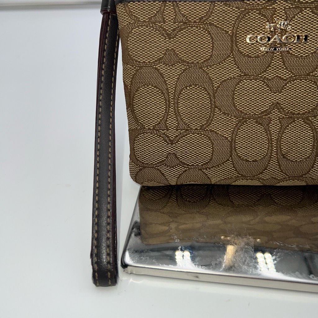 Coach Coach Outline Signature Corner Zip Wristlet Khaki Brown Size ONE SIZE - 2 Thumbnail