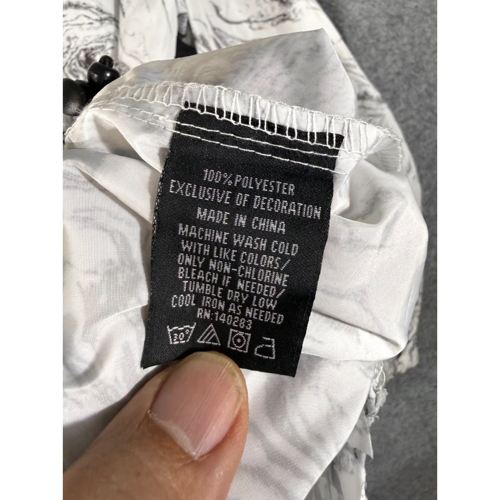 Vintage Beautiful Giant Windbreaker Jacket Mens L White Marble Print Hooded Zip Up NWOT Size US L / EU 52-54 / 3 - 6 Thumbnail