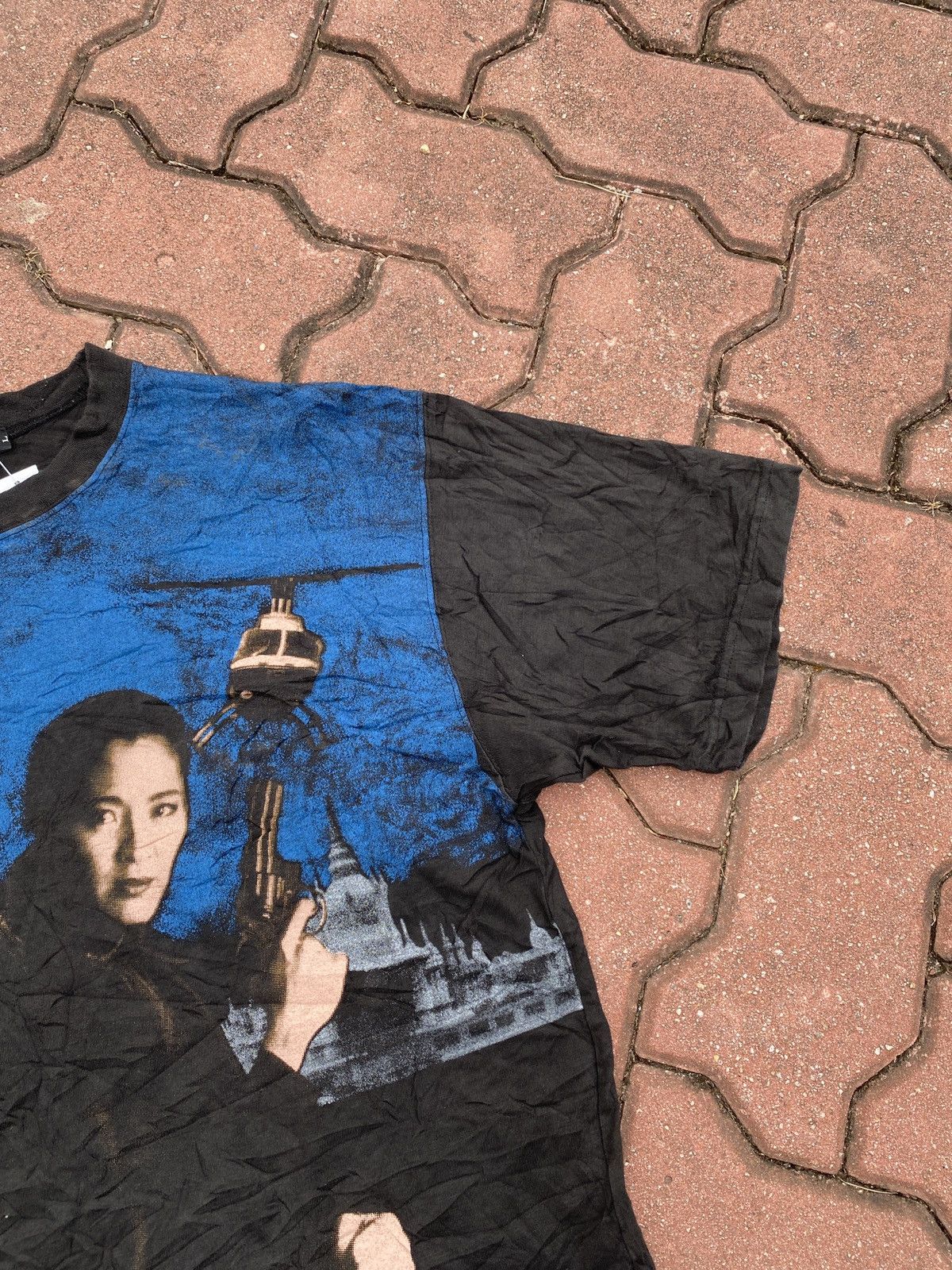 Vintage Vintage 1992 Jackie Chan Supercop 9 Movie Tee Size US L / EU 52-54 / 3 - 4 Thumbnail