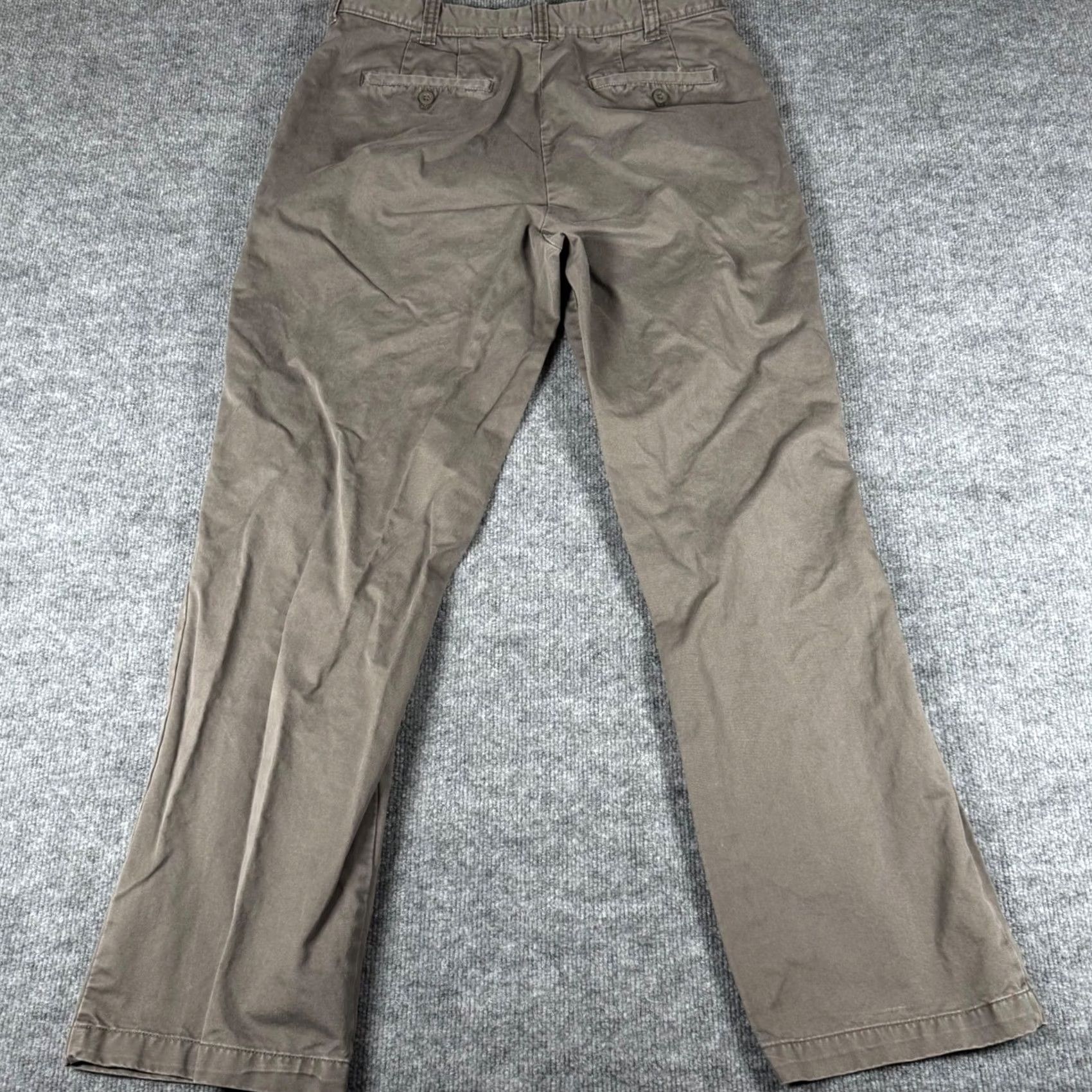 Vintage Bass Khakis Pants Mens 34x32 Chino Casual Workwear Flat Front Cotton Brown Khaki Trousers Bag? No, include Bass first. Size US 34 / EU 50 - 3 Thumbnail