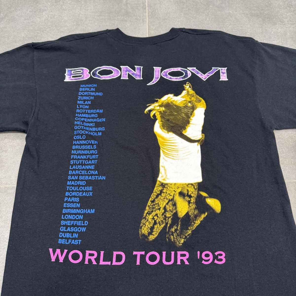 Bon Jovi Vintage Bon Jovi Screen Stars World Tour 1993 T-Shirt Size L Size US L / EU 52-54 / 3 - 18 Thumbnail