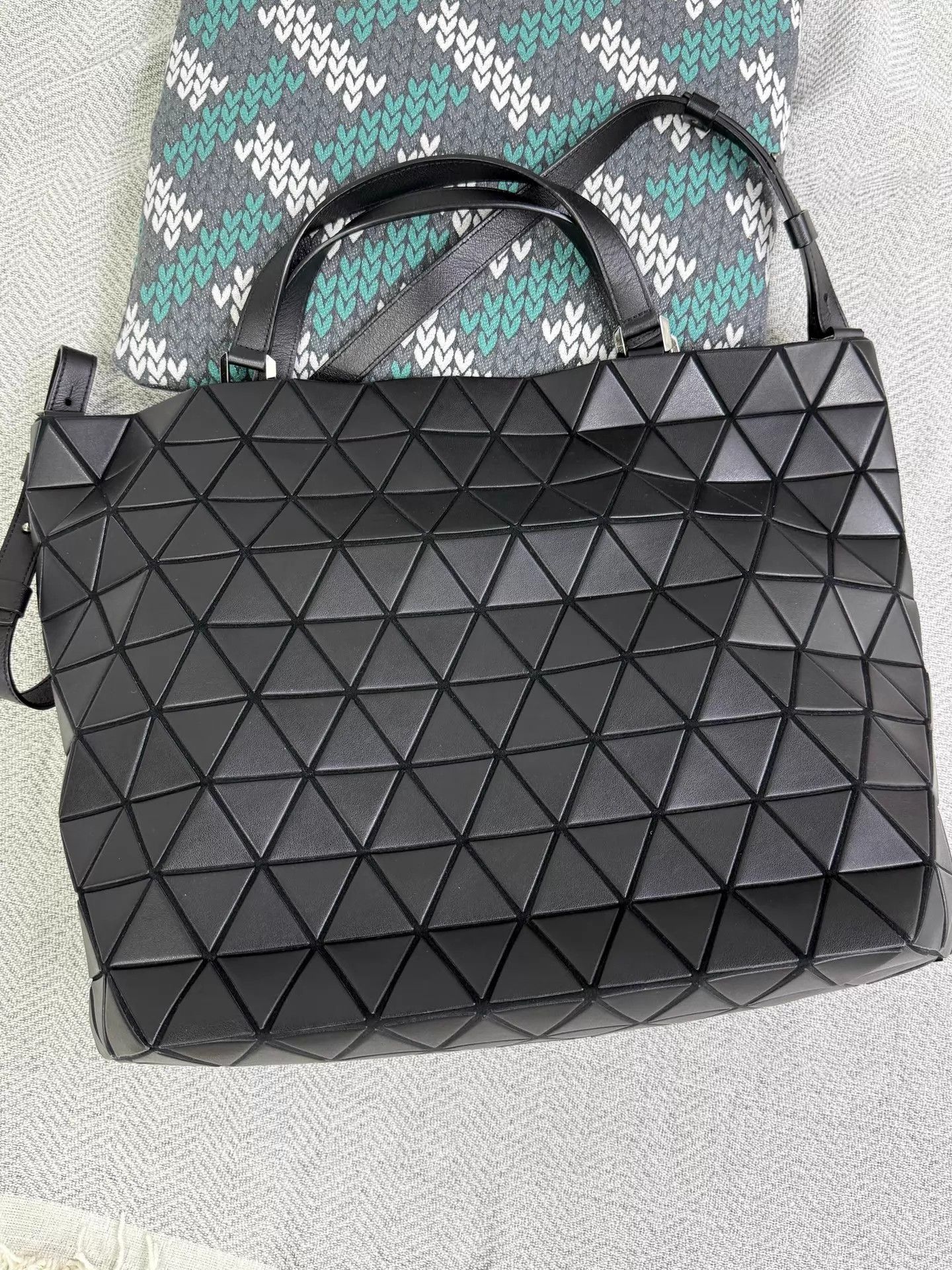 Issey Miyake Issey Miyake Black Matte Geo Quilted Crossbody/Tote bags Size ONE SIZE - 1 Thumbnail