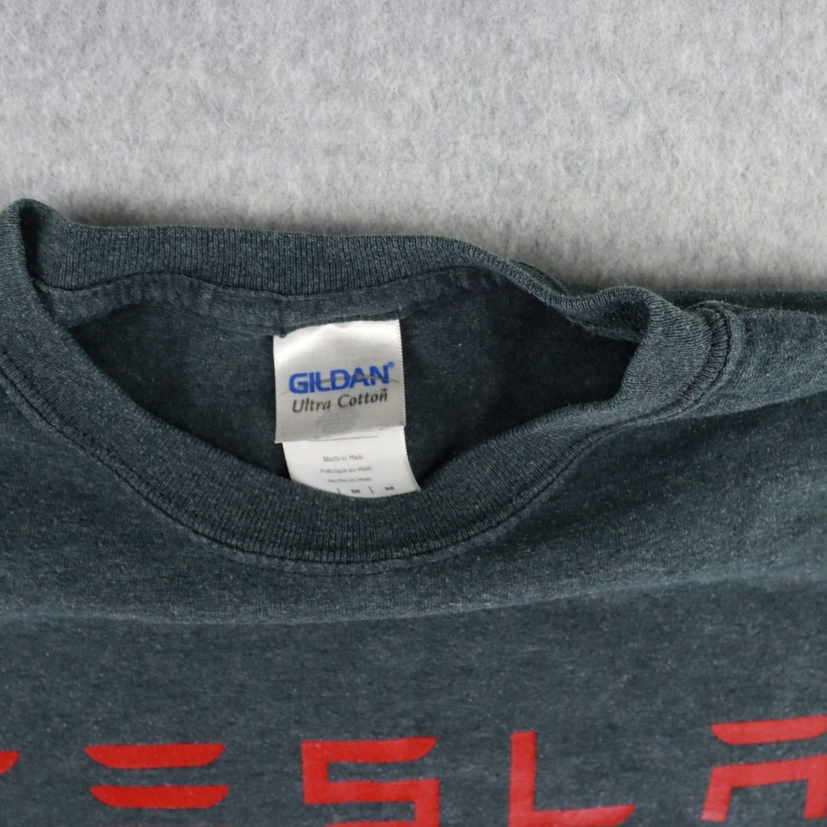 Gildan TESLA T-Shirt Gray Size M Adult Mens Short Sleeve Regular Size US M / EU 48-50 / 2 - 5 Thumbnail