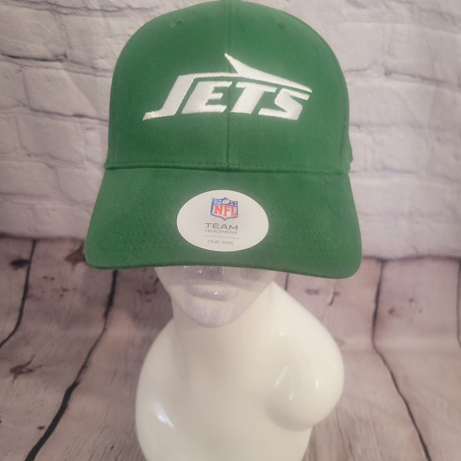 NFL NFL TEAM APPAREL YORK JETS GREEN STRAPBACK CAP NWT Size ONE SIZE - 1 Thumbnail