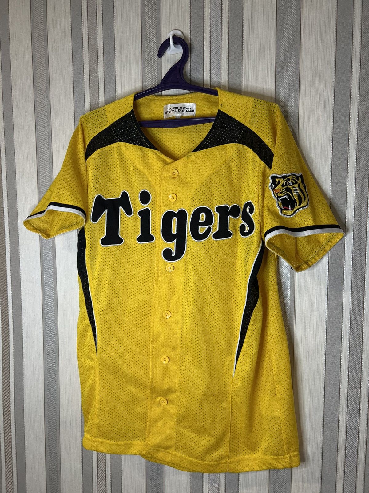 Mizuno Vintage Mizuno Hanshin Tigers Baseball Jersey Shirt Size US M / EU 48-50 / 2 - 1 Thumbnail