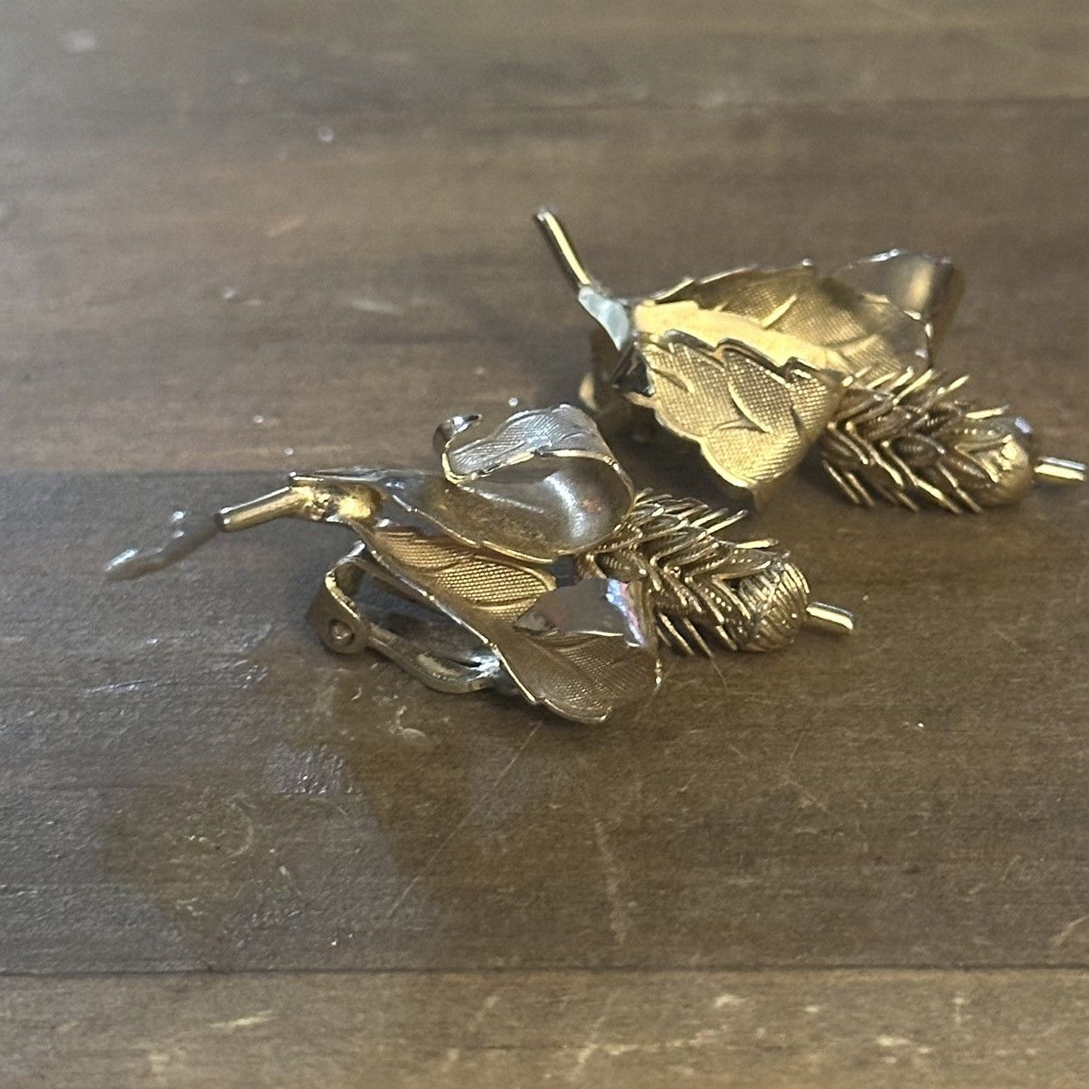 Vintage Vintage pinecone clip on earrings Size ONE SIZE - 2 Thumbnail