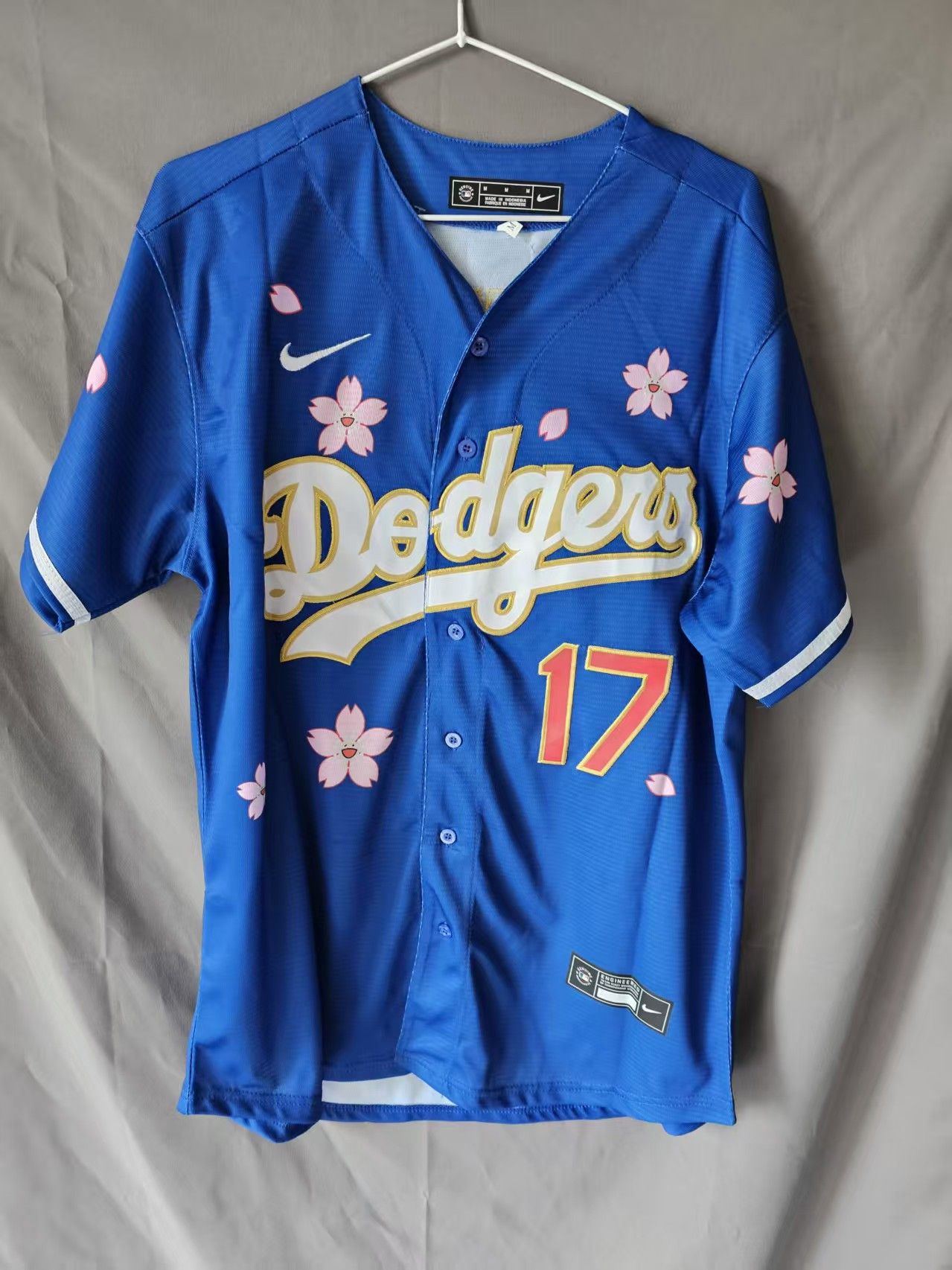 MLB Los Angeles Dodgers 17 Shohei Ohtani Jersey M Size US S / EU 44-46 / 1 - 2 Thumbnail