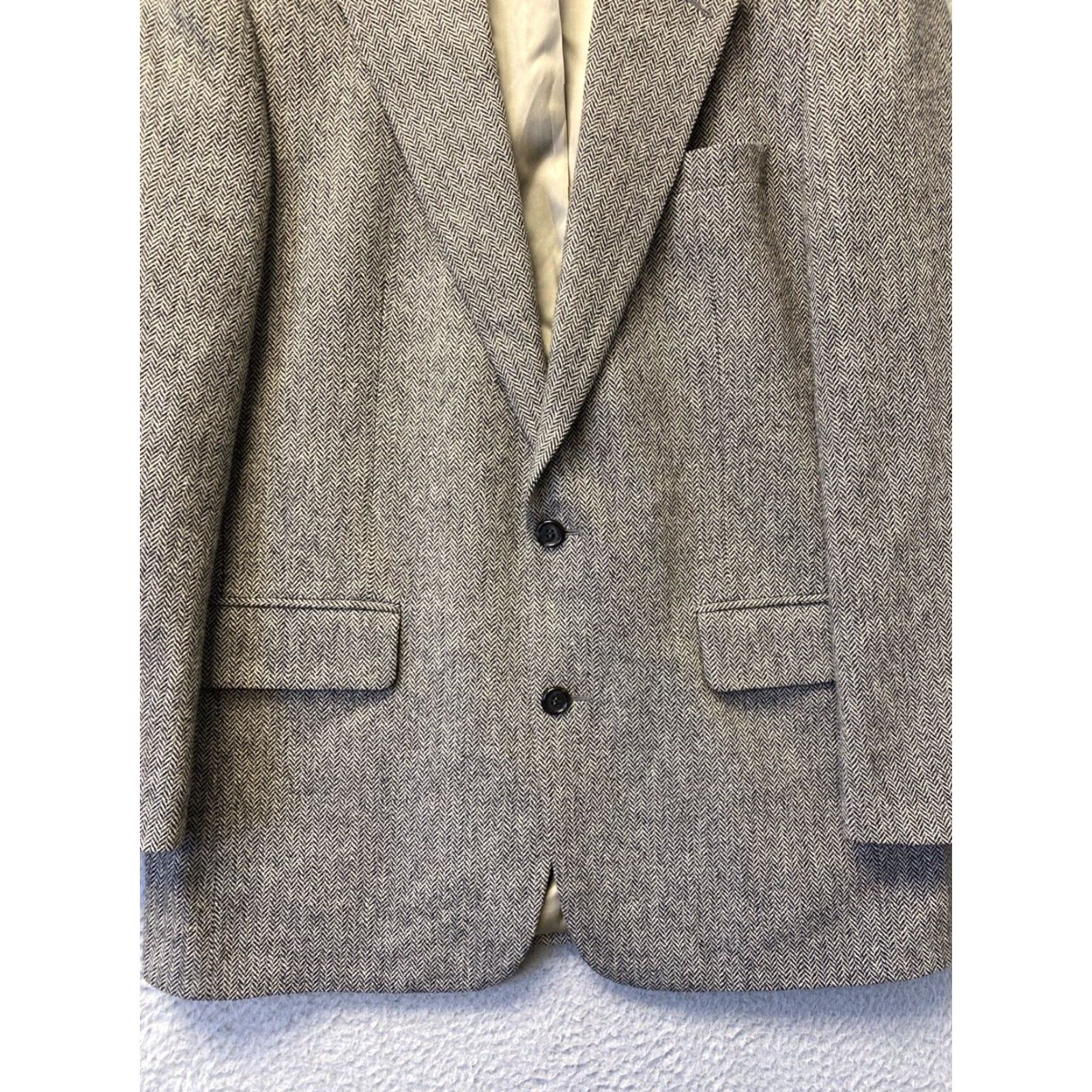 Brooks Brothers VTG Brooks Brothers Blazer Jacket Wool Herringbone Men's 39R Gray USA Vintage Classic Preppy 39 Chest Mens Size 40R - 2 Thumbnail