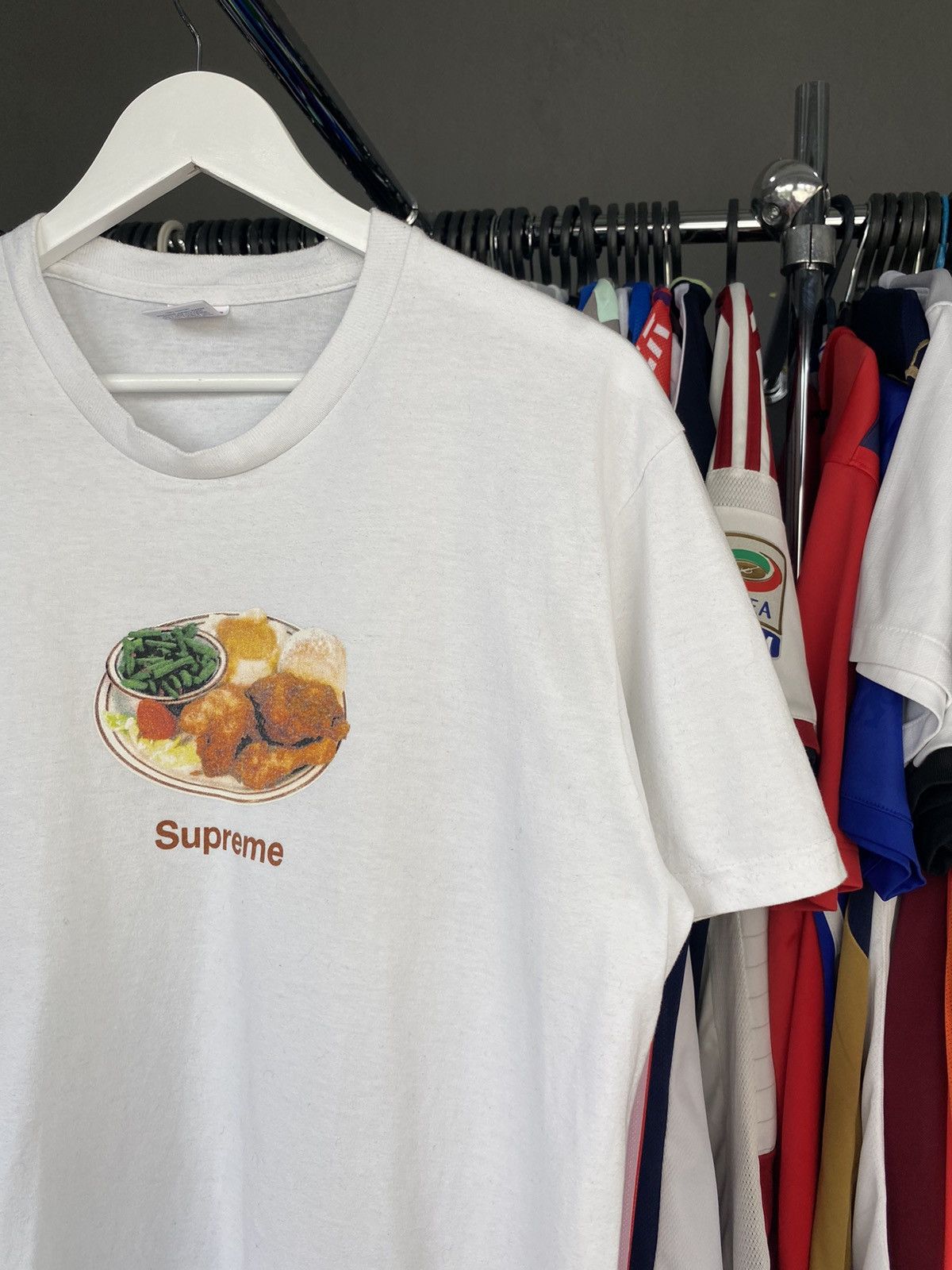 Supreme Supreme Chicken Dinner Tee T Shirt White size M Size US M / EU 48-50 / 2 - 4 Thumbnail