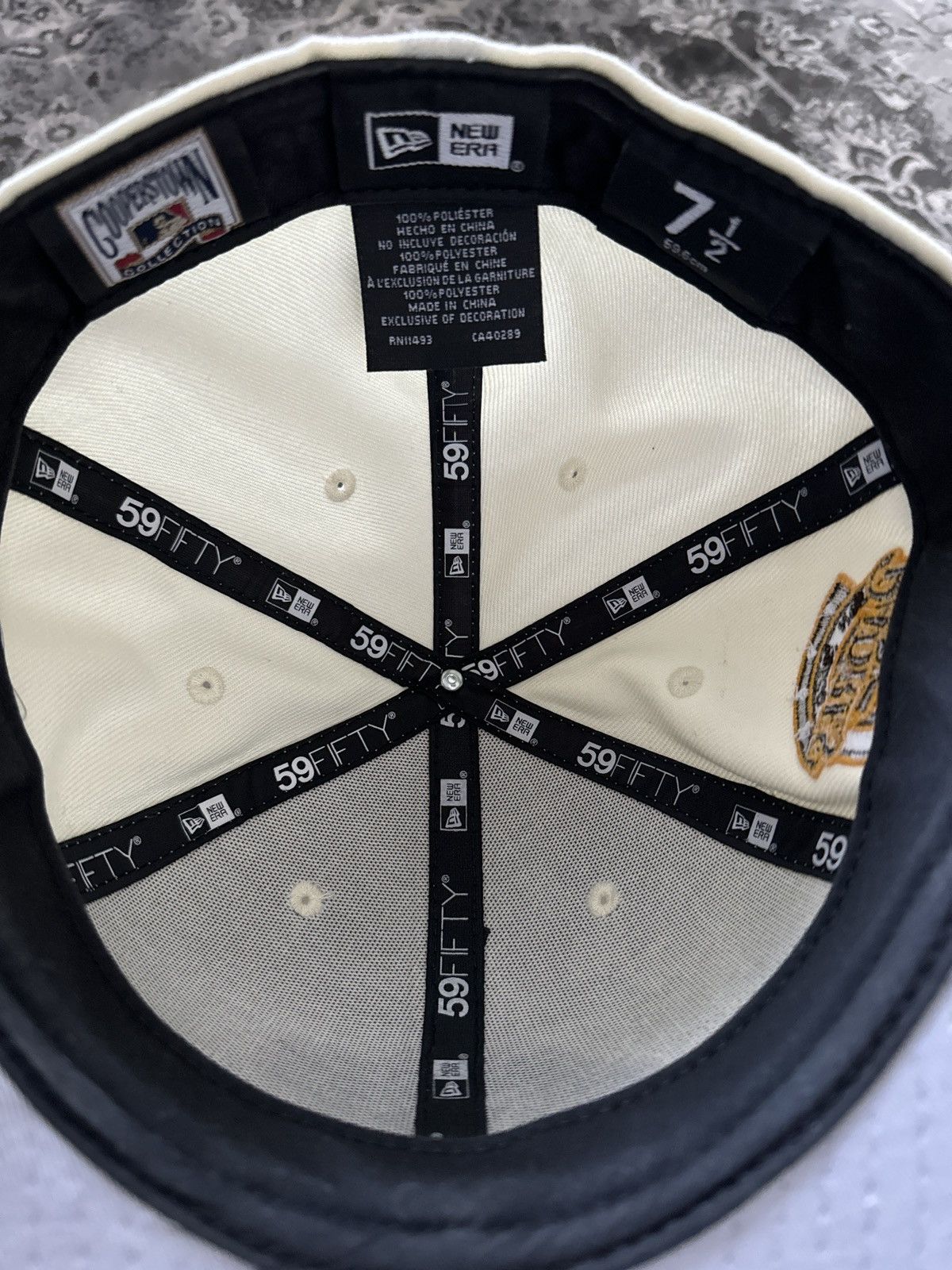 New Era SD Padres Fitted Size 32 - 4 Thumbnail