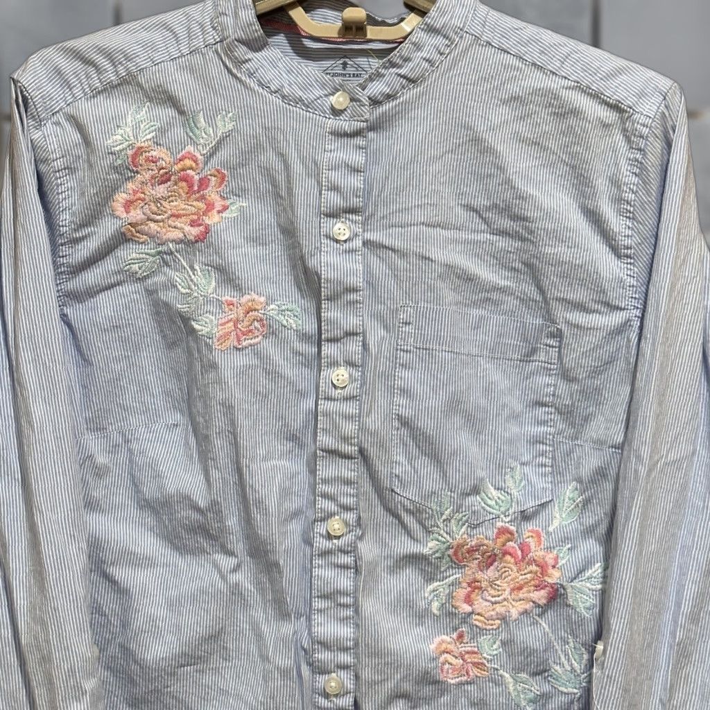 Vintage St. Johns Bay Shirt M Blue White Floral Striped Embroidery Button Up Feminine Size M / US 6-8 / IT 42-44 - 1 Thumbnail