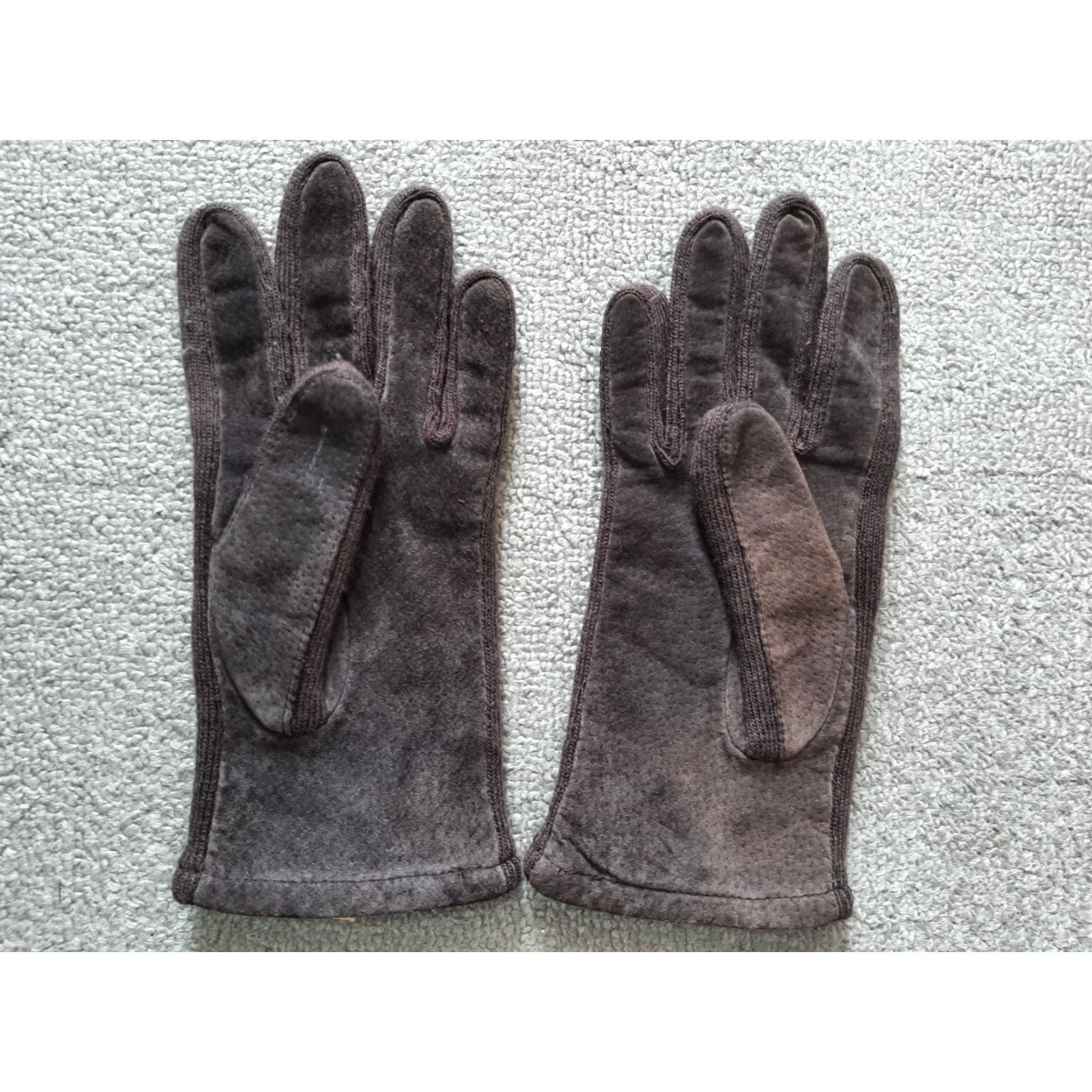Vintage Fownes Ladies Glove Brown Genuine Leather Small / Medium Thinsulate Insulation Winter Leather Glove Womens Warm Classic Wrist M Brown Glove Size ONE SIZE - 2 Thumbnail