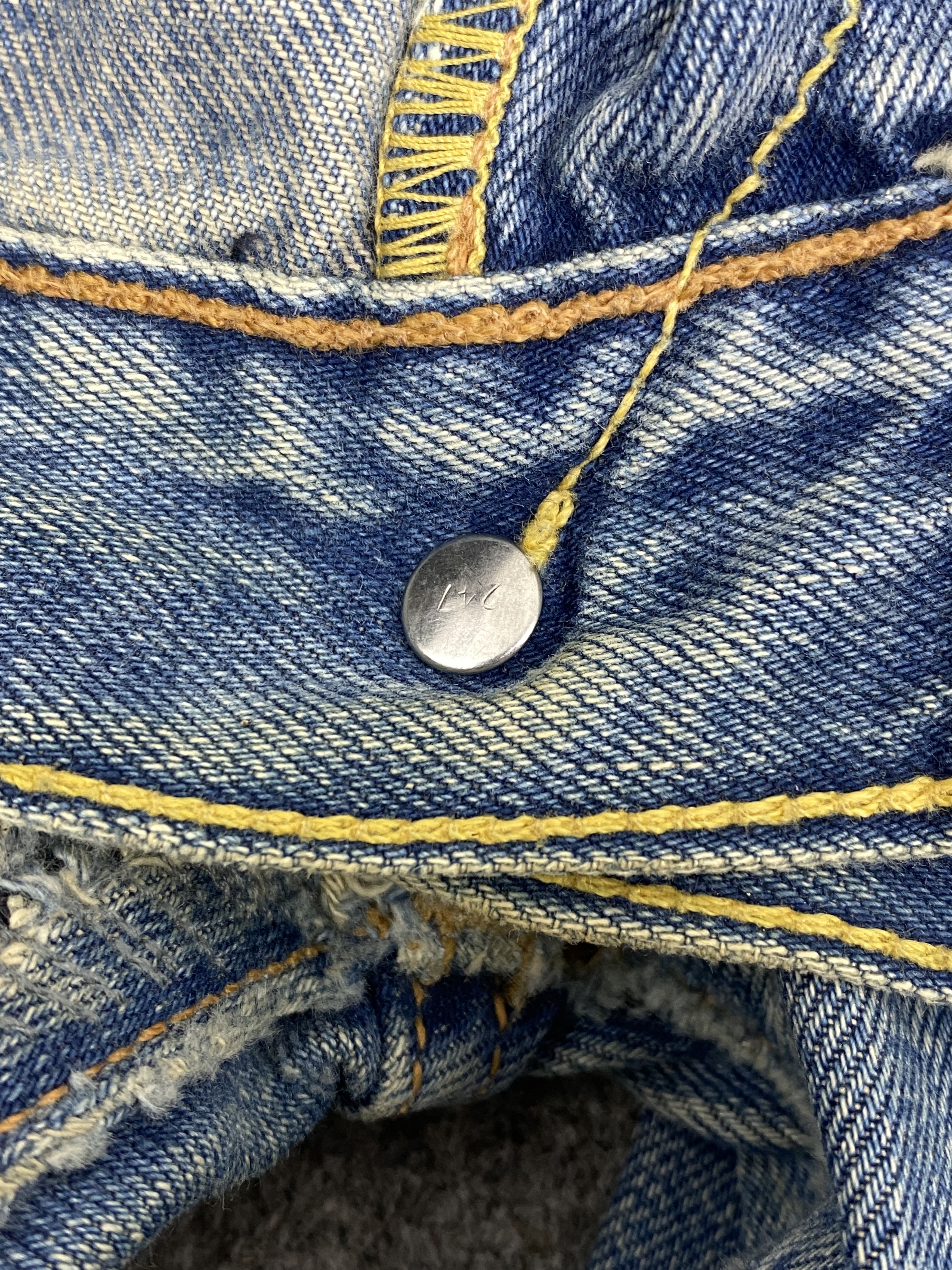 Levi's Vintage Levis 501 Button Fly Faded Blue Jeans DP2841 Size US 29 - 17 Thumbnail
