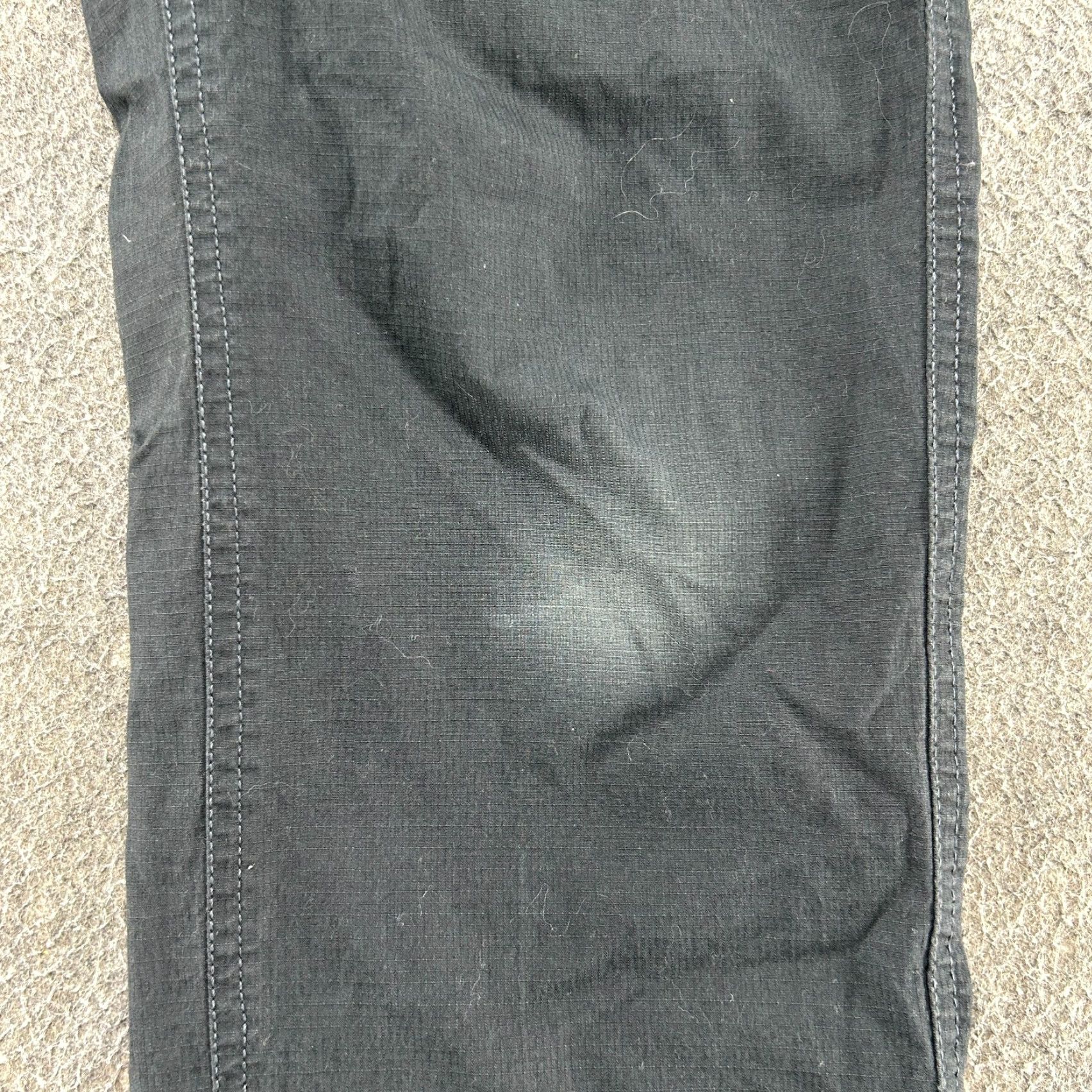 Vuori Vuori Mens M Gray Jogger Pants Cotton Polyester Logo Cargo Pocket Slim Tapered Modern Comfort Everyday Size US 31 - 4 Thumbnail