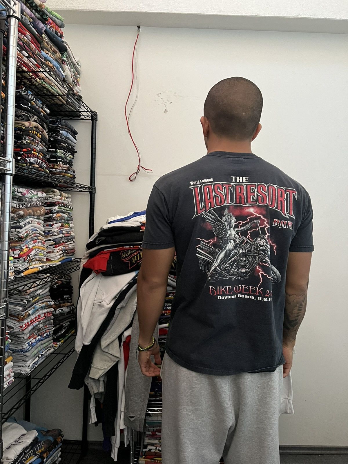 Harley Davidson 2001 Bike Week The Last Resort Lightning Thunder Wings Tee Size US M / EU 48-50 / 2 - 3 Thumbnail