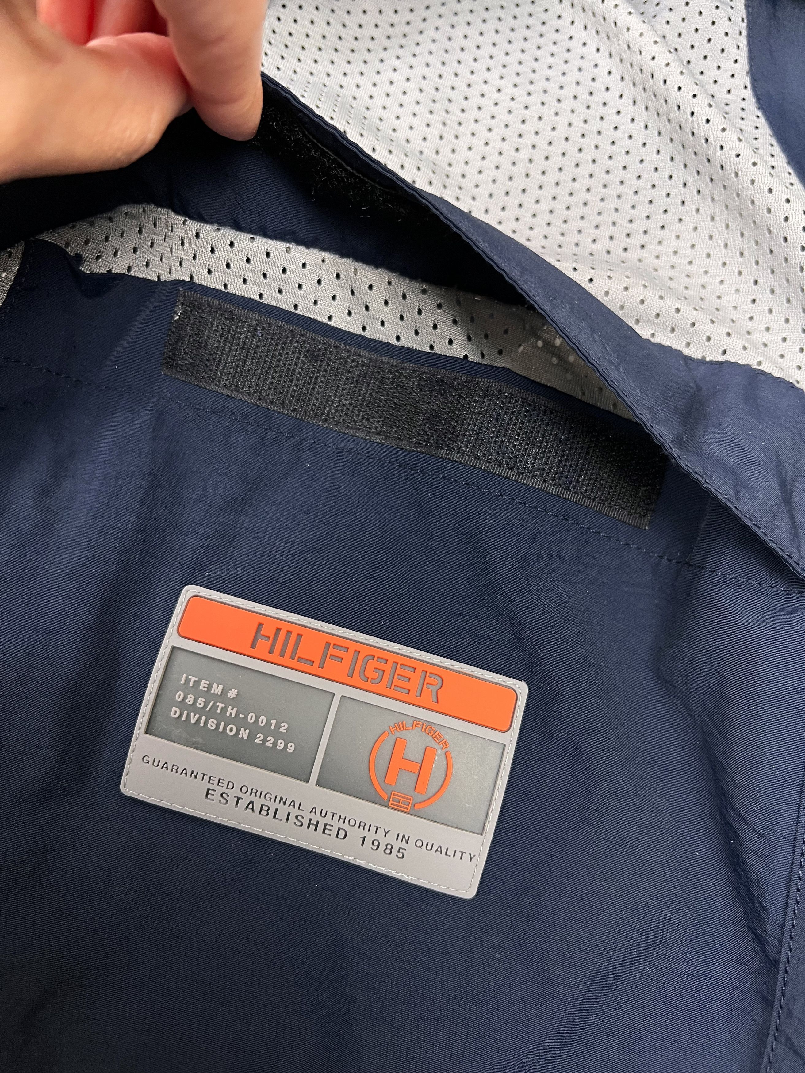 Tommy Hilfiger Tommy Hilfiger Y2K H-Tech Nylon Jacket StowawayHood HongKong Size US L / EU 52-54 / 3 - 19 Thumbnail