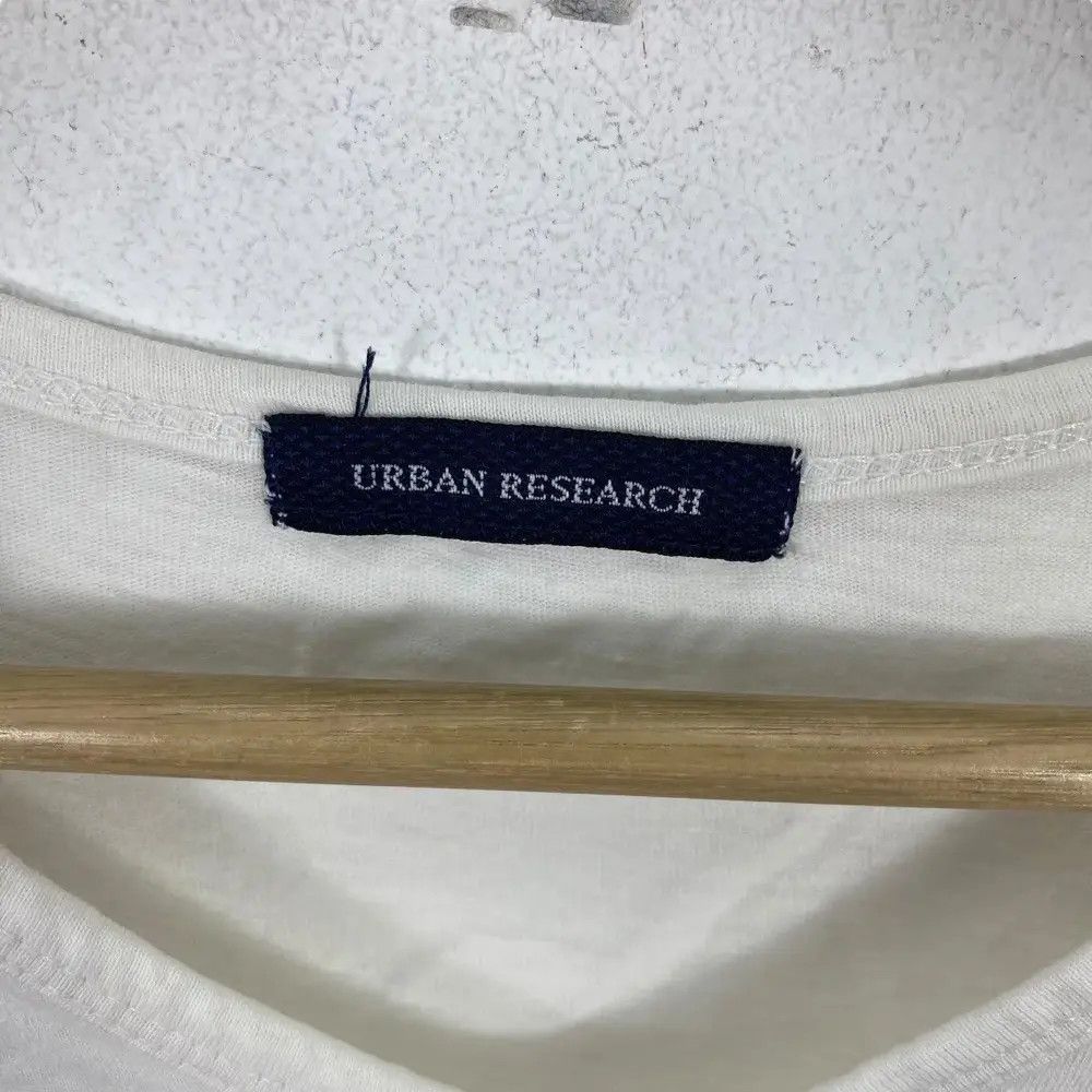 Japanese Brand URBAN RESEARCH Art Graphic V-Neck Tee Shirt Medium Size Size US M / EU 48-50 / 2 - 6 Thumbnail