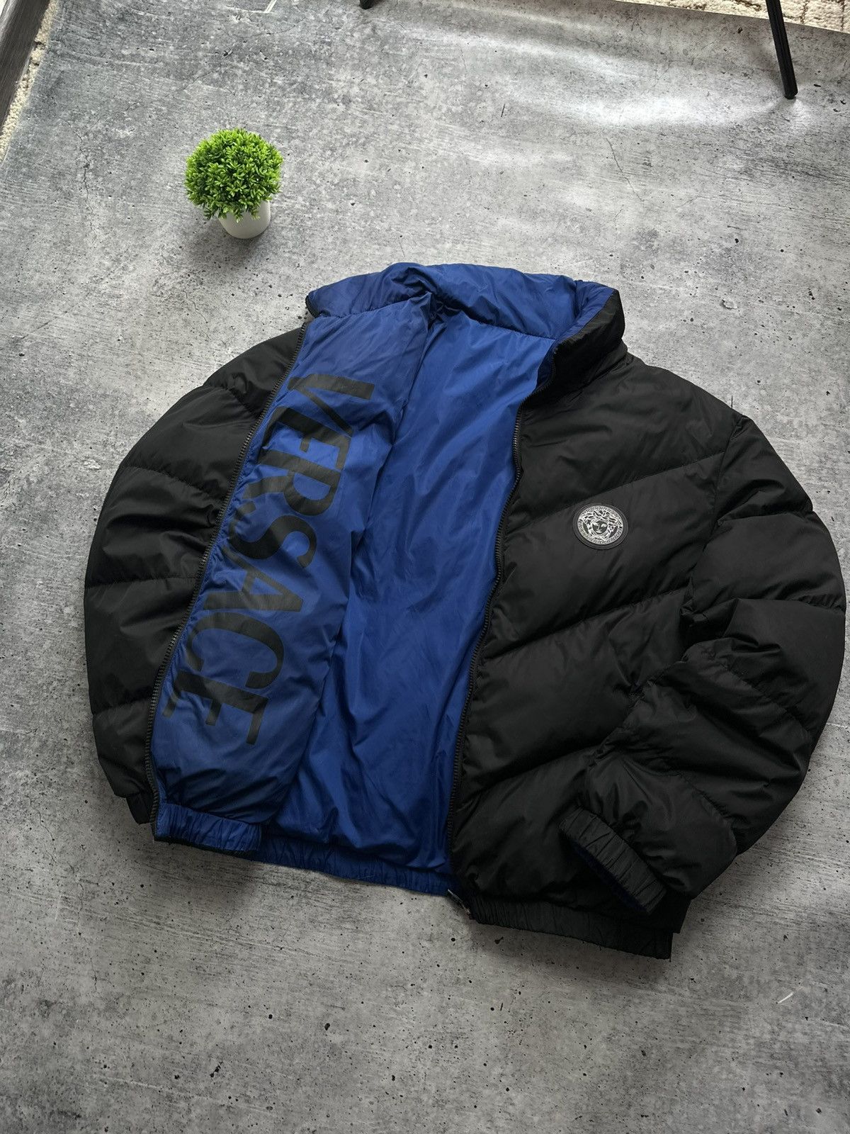 Versace Gianni Versace Medusa Down Puffer Reversible Luxury Jacket Size US L / EU 52-54 / 3 - 3 Thumbnail