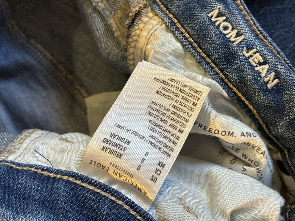 American Eagle Outfitters American Eagle Outfitters Distressed Mom Jeans Size 25" / US 0 / IT 36 - 3 Thumbnail