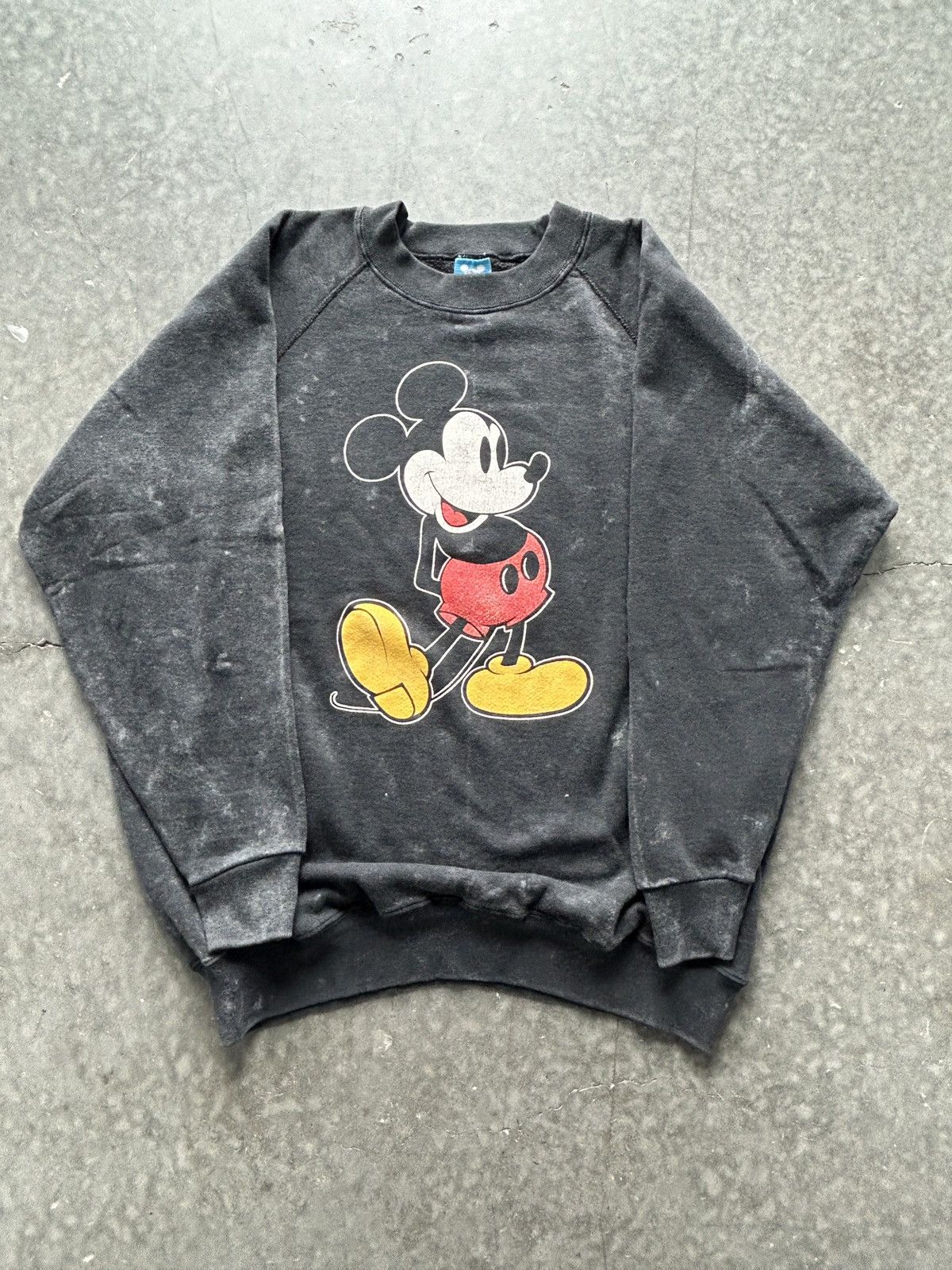 Disney Vintage 90s Mickey Mouse Raglan Sweatshirt Size US XL / EU 56 / 4 - 1 Thumbnail
