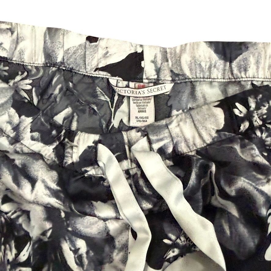 Victoria's Secret Victoria's Secret Satin Floral Sleep Joggers, Size XL Size ONE SIZE - 2 Thumbnail