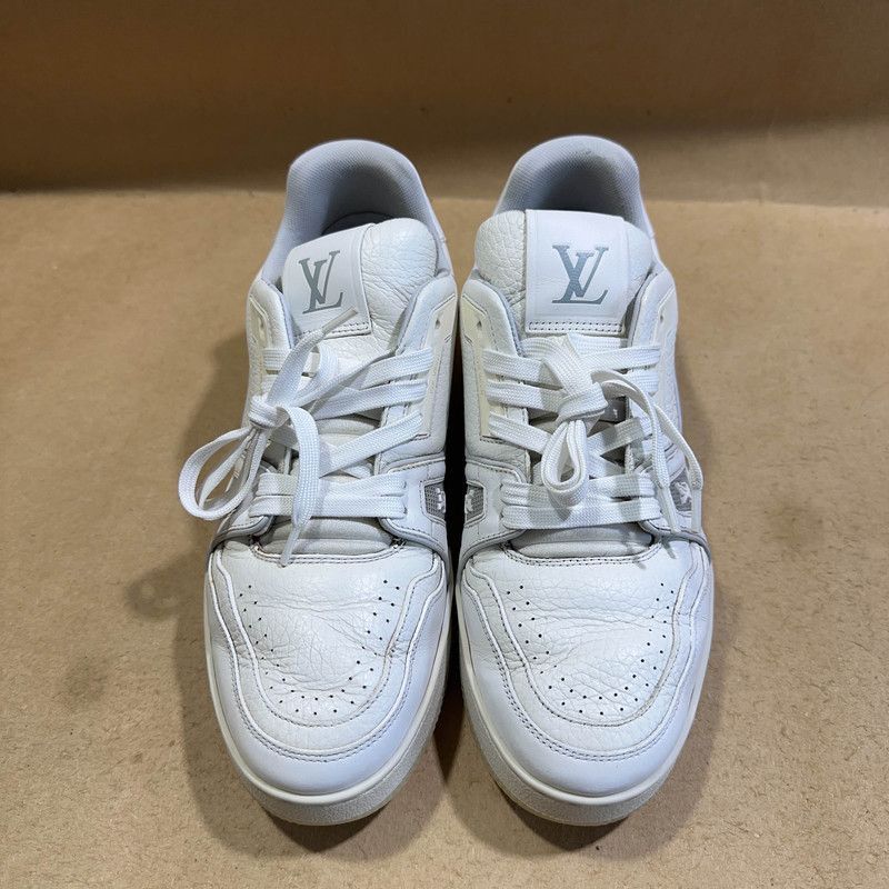 Louis Vuitton Louis Vuitton Low-top Trainer Sneakers in White - Size US 8.5 / EU 41-42 - 1 Thumbnail