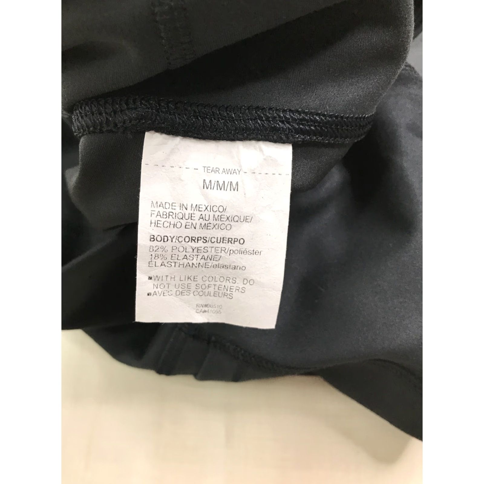 Under Armour Under Armour High Rise Capri Fitted Black Legging M Womens Capris, NdW? Size 32" / US 10 / IT 46 - 8 Thumbnail