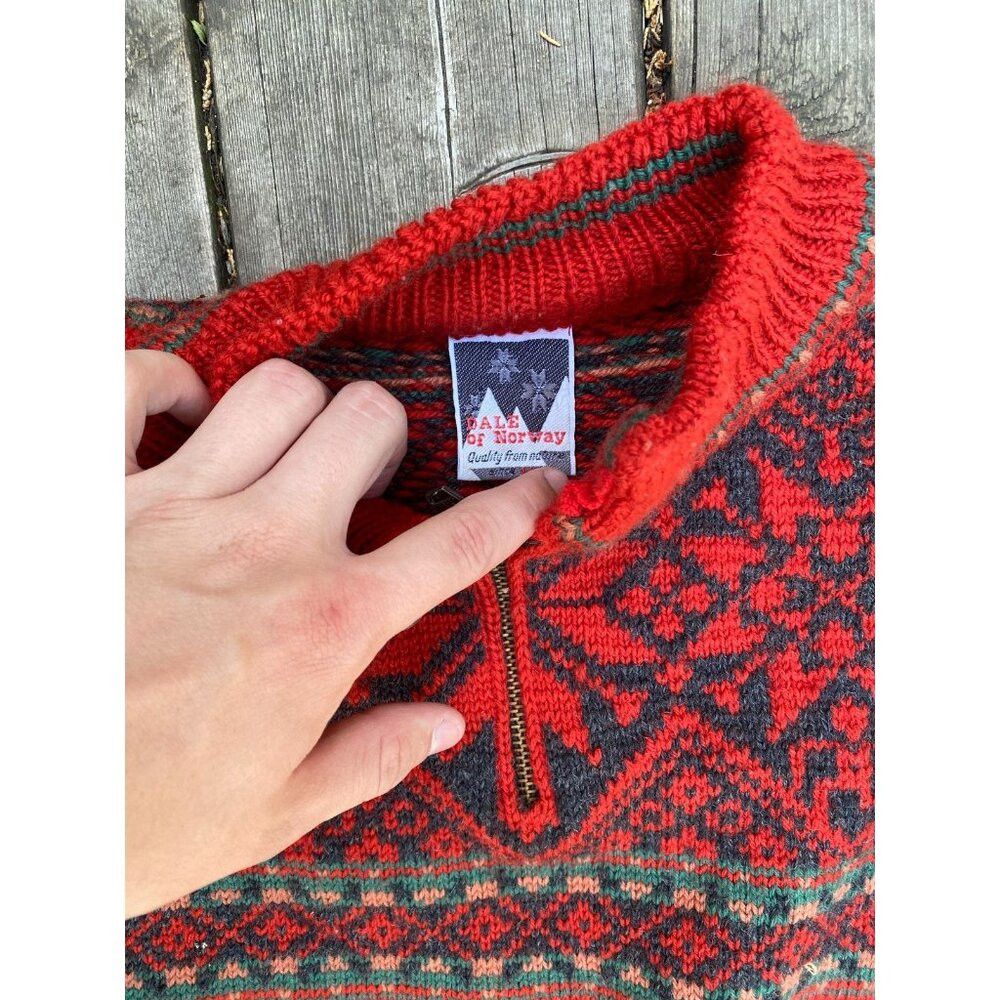 Dale Of Norway VINTAGE 1995 DALE OF NORWAY EMBROIDERED PEACE SWEATER RED W Size US L / EU 52-54 / 3 - 7 Thumbnail