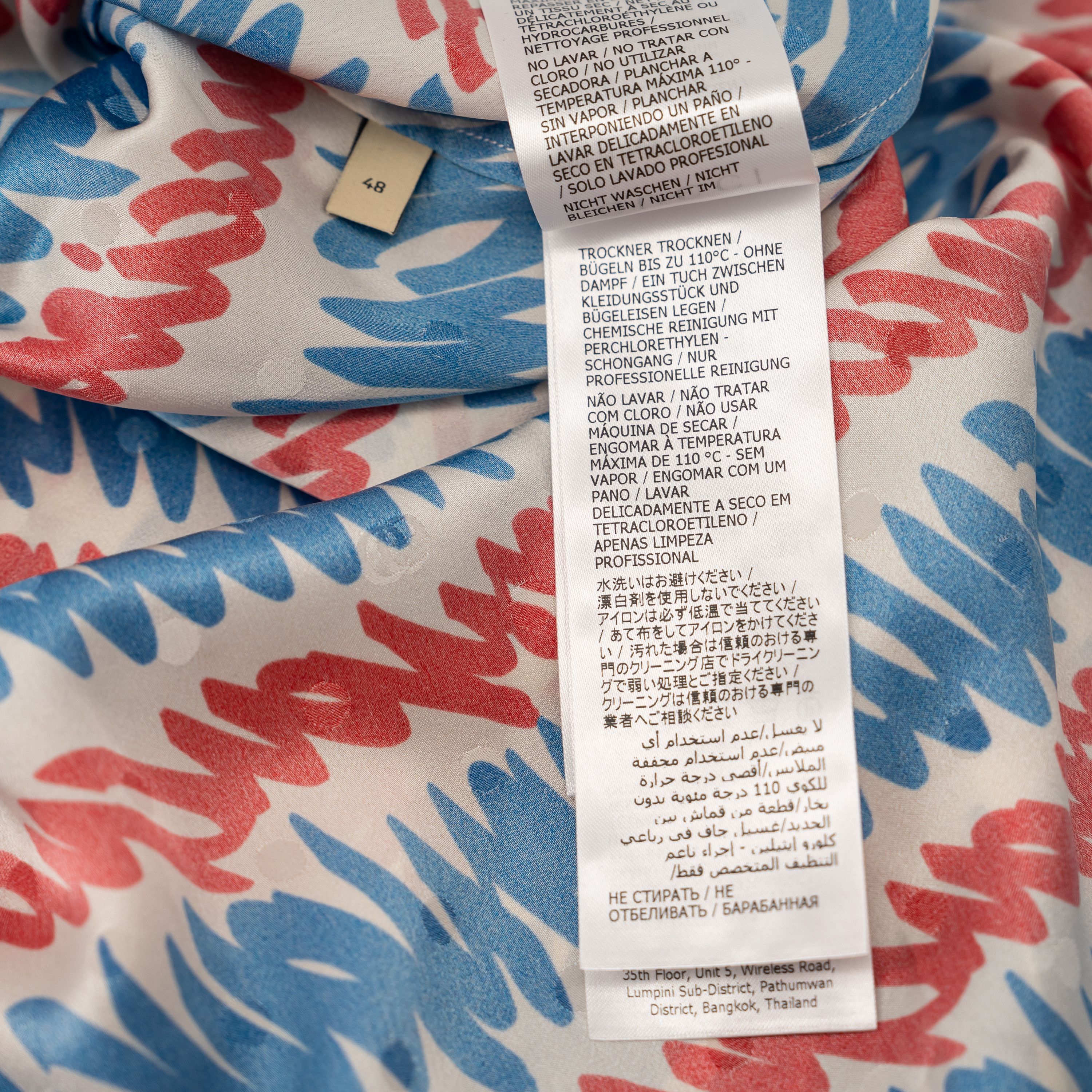Gucci 48 M Gucci Loves You Print Silk Button Shirt Red Blue White Size US M / EU 48-50 / 2 - 11 Thumbnail