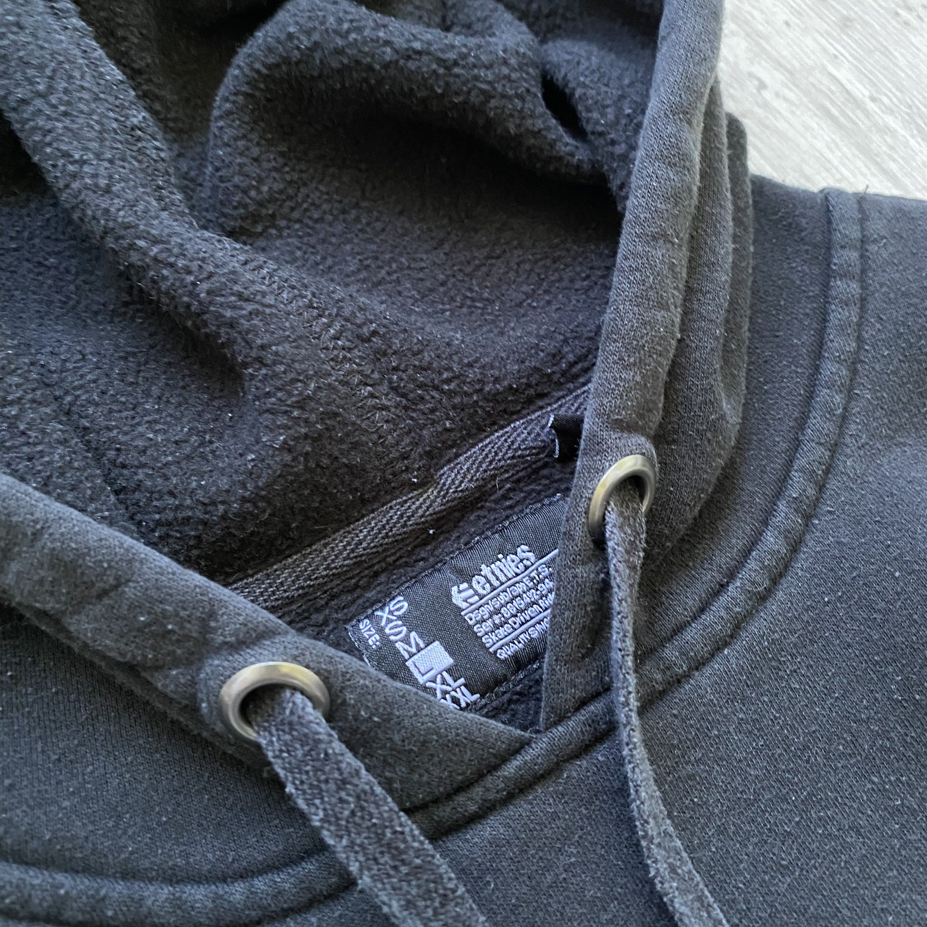 DC 🛹 Vintage 90s Etnies hoodie big logo Skater Surf style Y2K Size US M / EU 48-50 / 2 - 8 Thumbnail