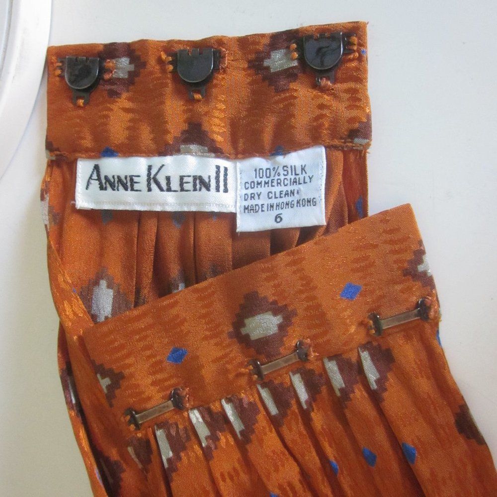 Anne Klein Anne Klein II Petites Silk Skirt with Matching Pleated Cumme Size 27" / US 4 / IT 40 - 6 Thumbnail