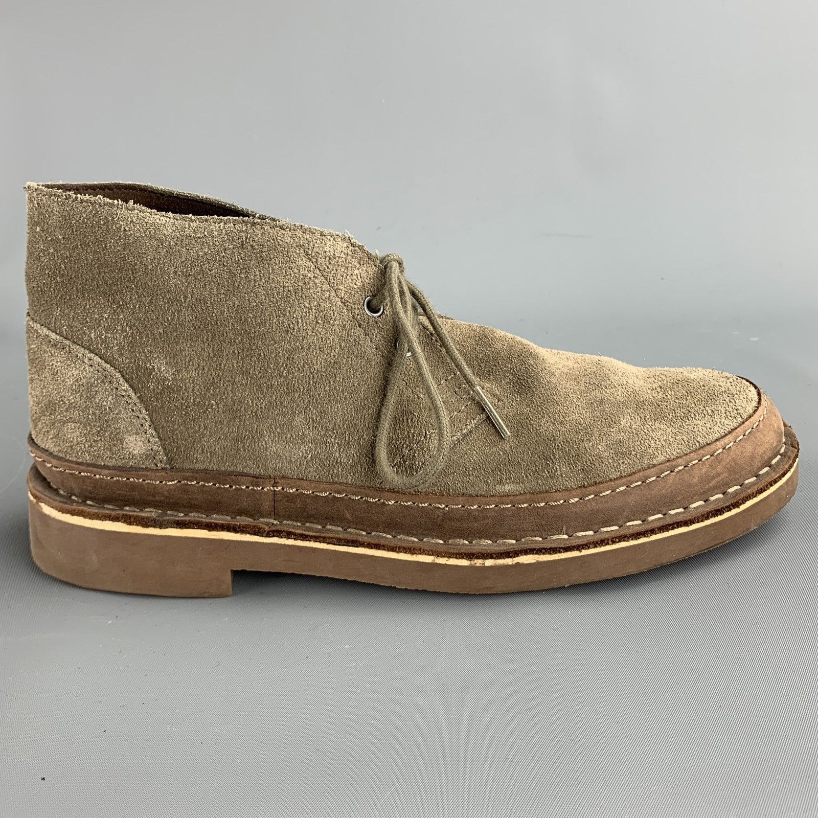 Clarks CLARKS Size 7 Taupe Suede Lace Up Chukka Boots Size US 7 / EU 40 - 1 Thumbnail