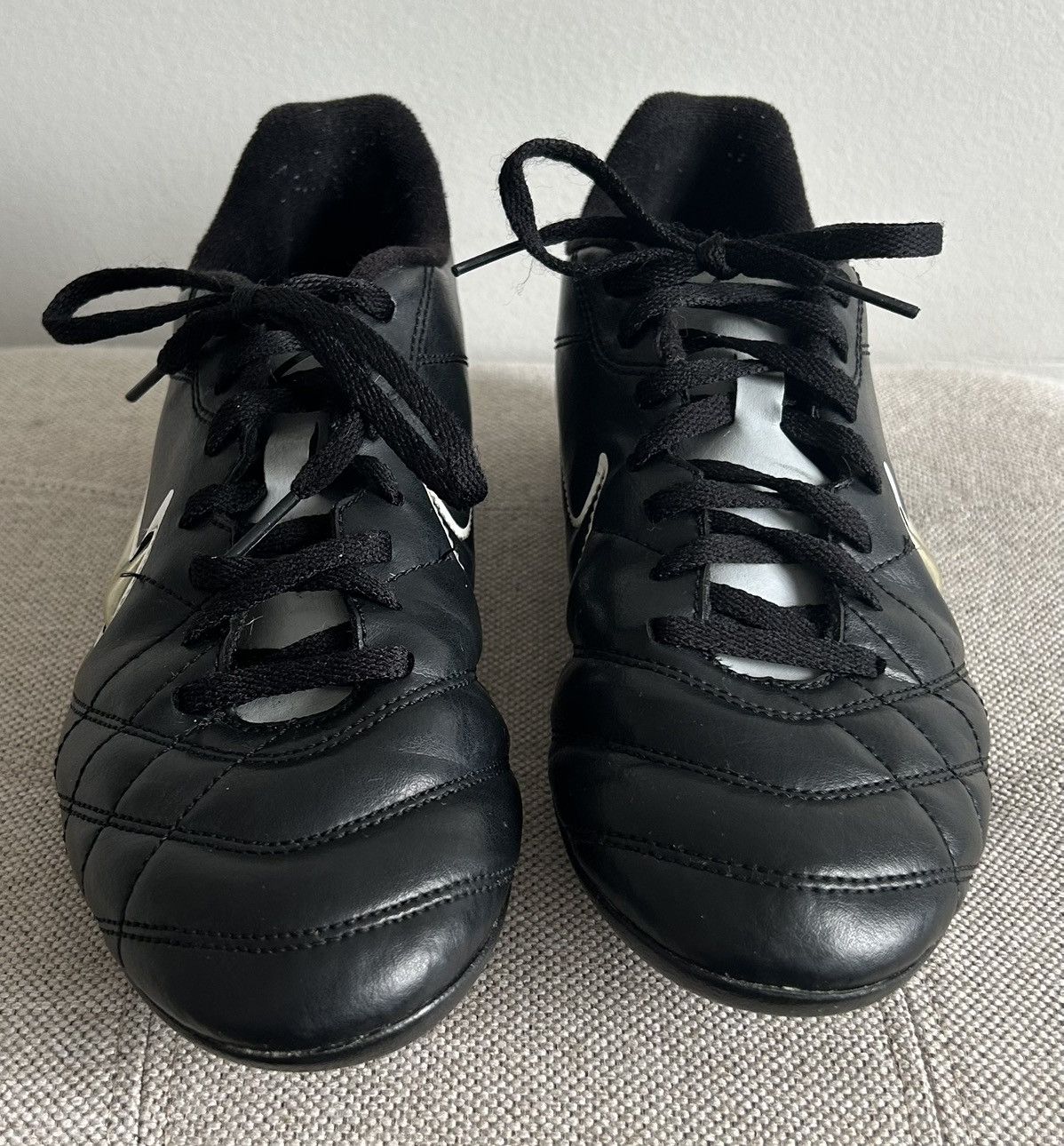 Nike Nike Rio Tiempo Youth Black Soccer Cleats Shoes 524396-010 Size US 6 / EU 39 - 7 Thumbnail