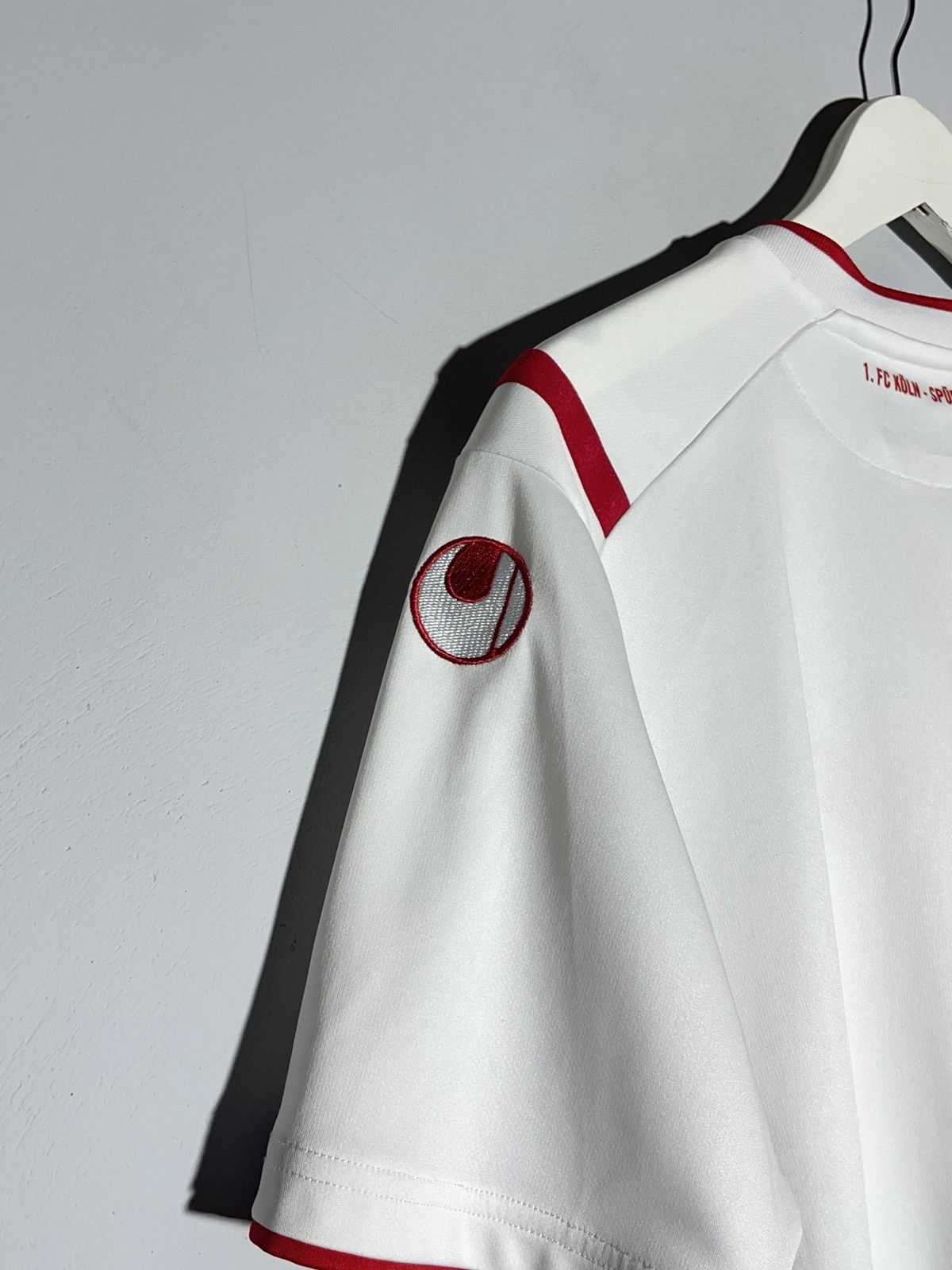 Other FC Köln Hummel 2019/20 Home Football Shirt Size US L / EU 52-54 / 3 - 6 Thumbnail