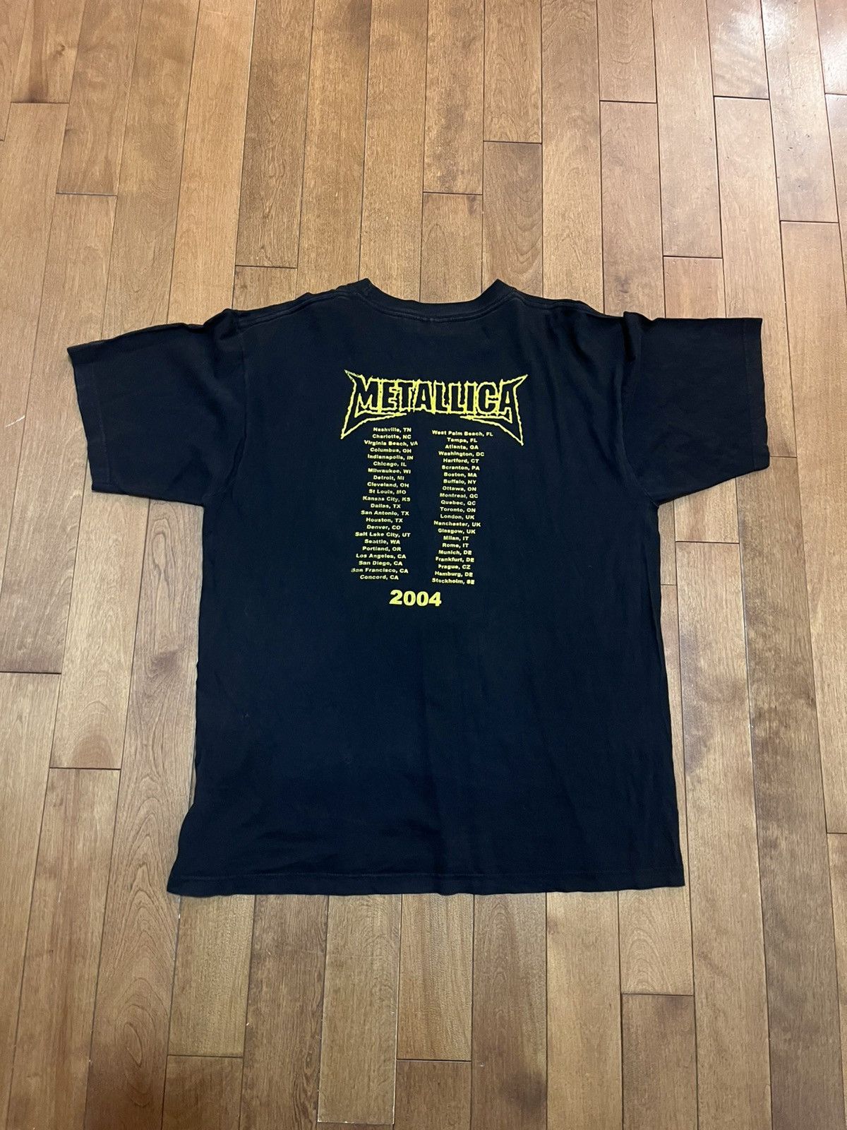 Band Tees Metallica 2004 tour tee Size US XL / EU 56 / 4 - 4 Thumbnail