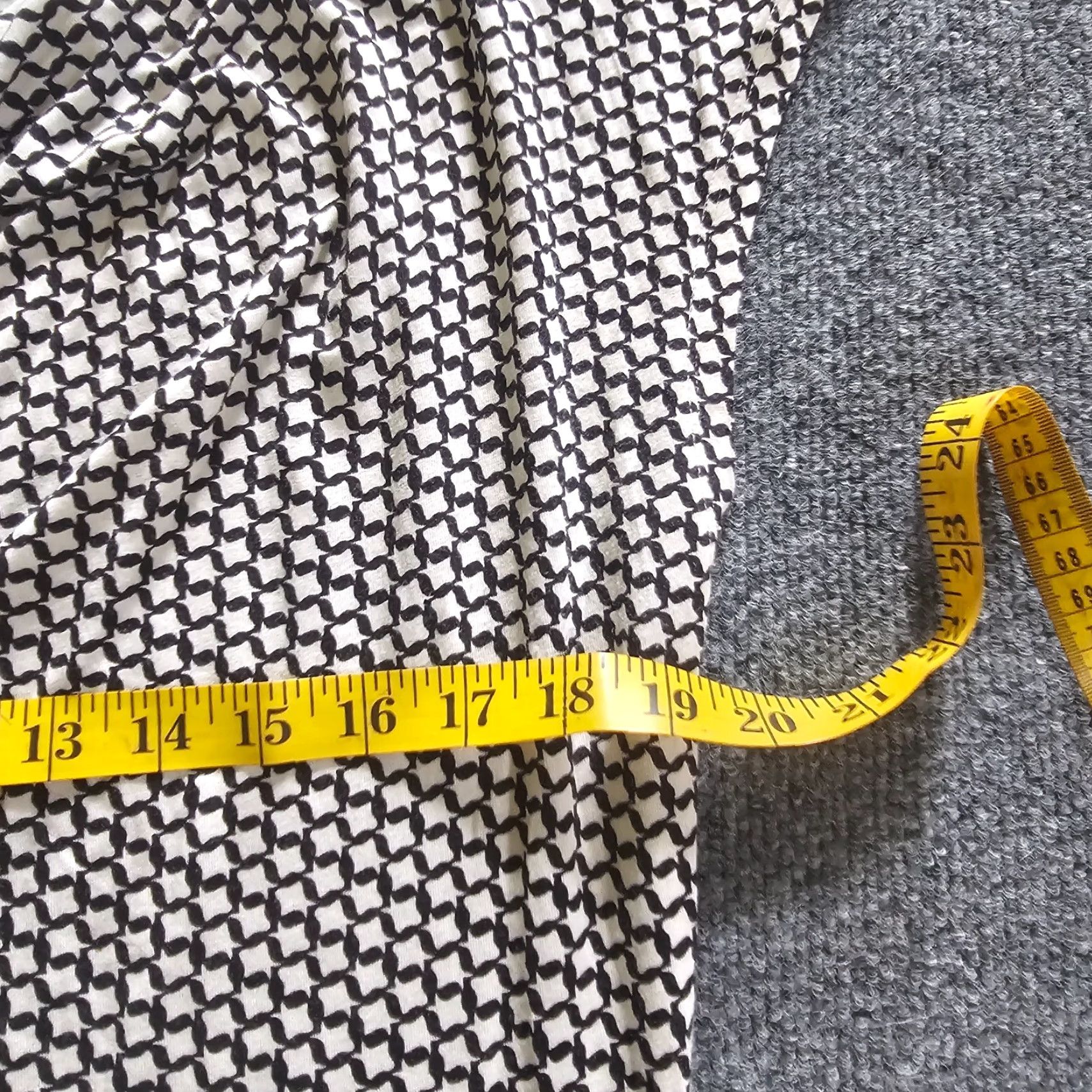 Vintage Cabi Dress Womens L Black White Cowl Neck Short Sleeve Ruched Stretch Casual Dress Size 36" / US 14 / IT 50 - 4 Thumbnail