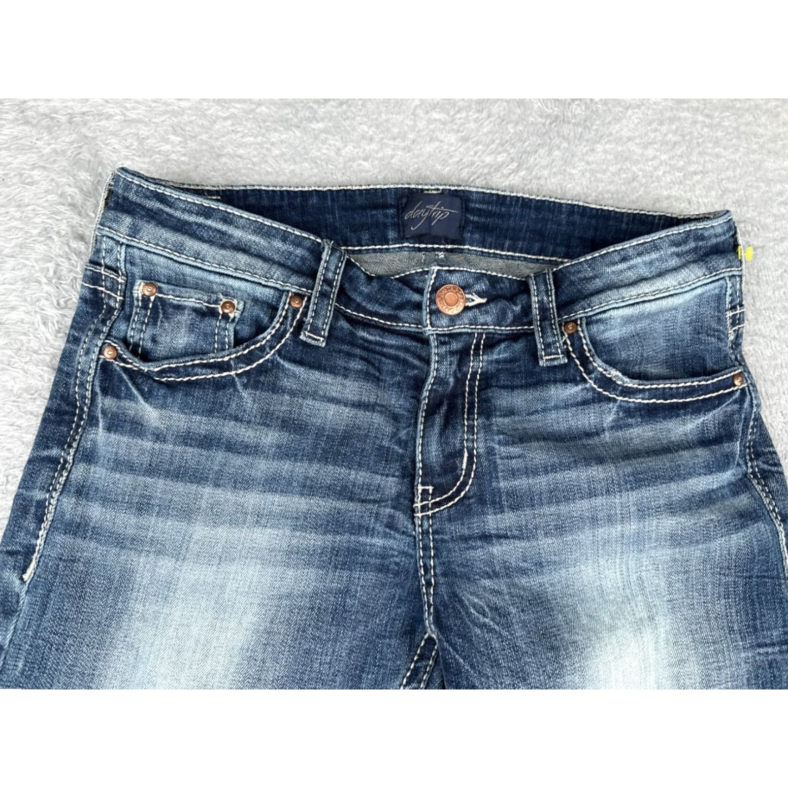 Vintage VINTAGE Daytrip Jeans Womens Blue Denim Virgo Straight Leg Distressed Low Rise 28x24 Womens Jeans 28x24 Blue Virgo Jeans Size 28" / US 6 / IT 42 - 4 Thumbnail