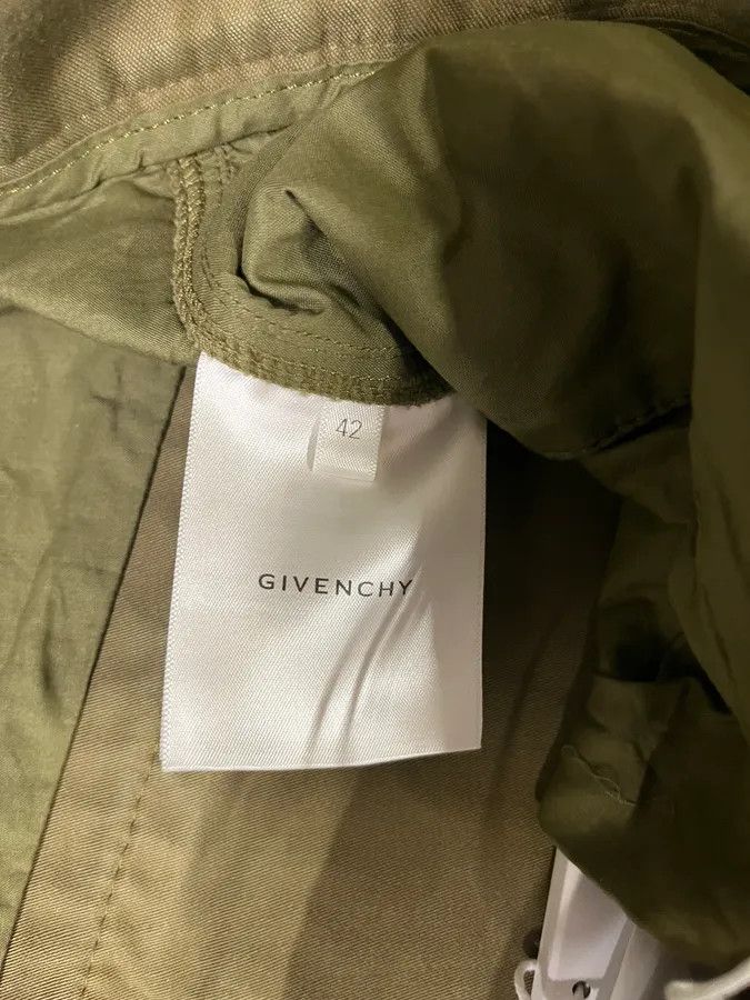 Givenchy × Vintage SS2023 Givenchy Olive Cargo Bermuda Shorts Size US 34 / EU 50 - 9 Thumbnail