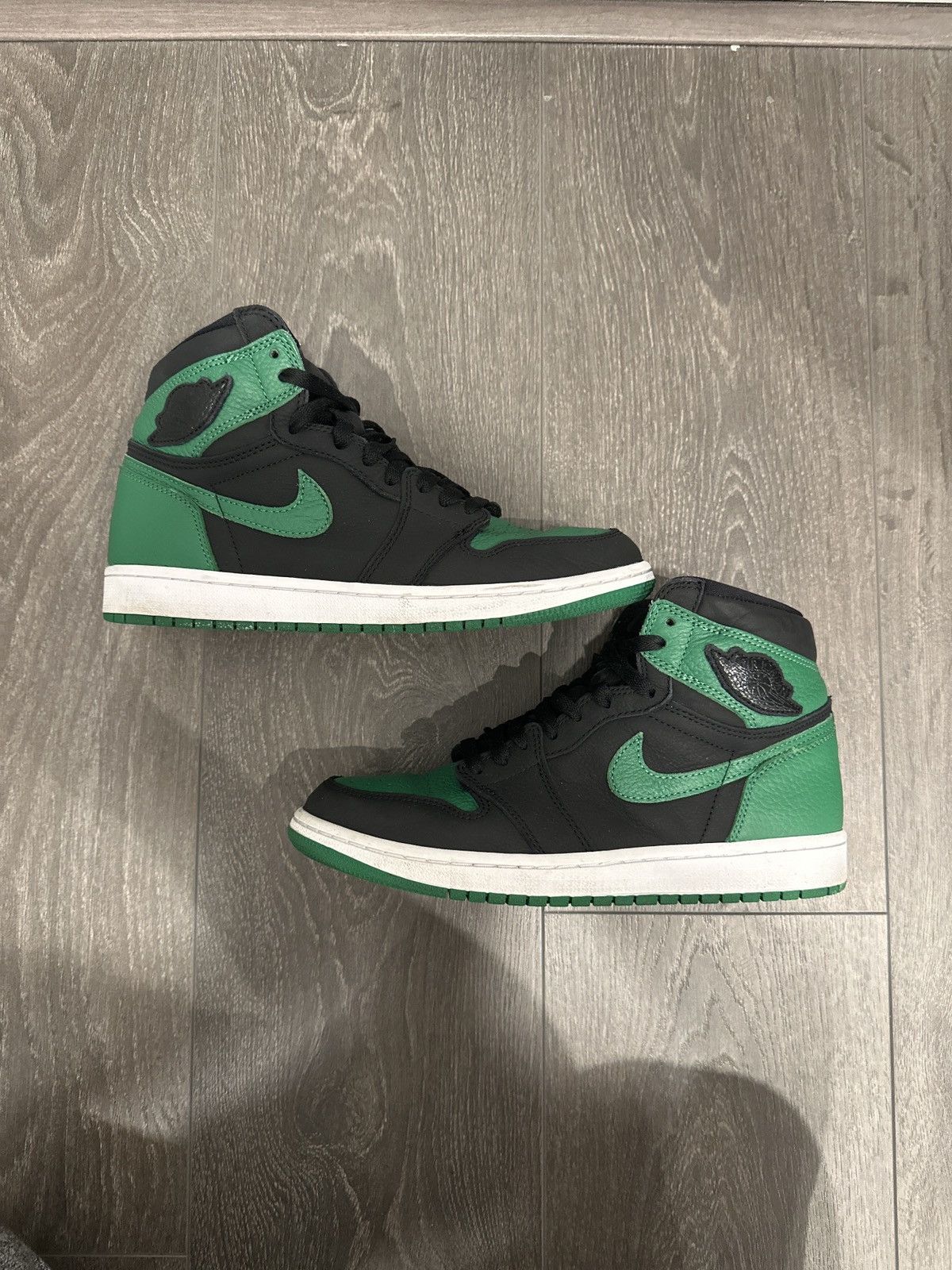 Nike Air Jordan 1 Pine green 2.0 Size US 8.5 / EU 41-42 - 1 Thumbnail